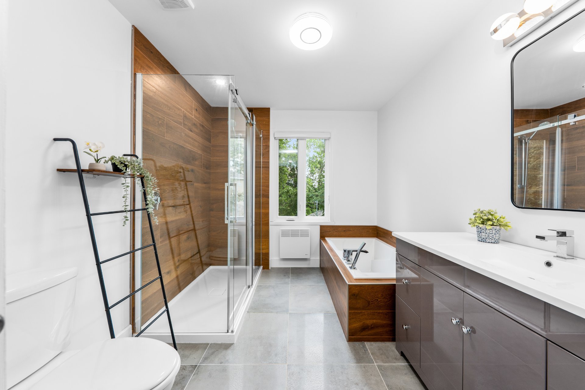 Photo - Bathroom