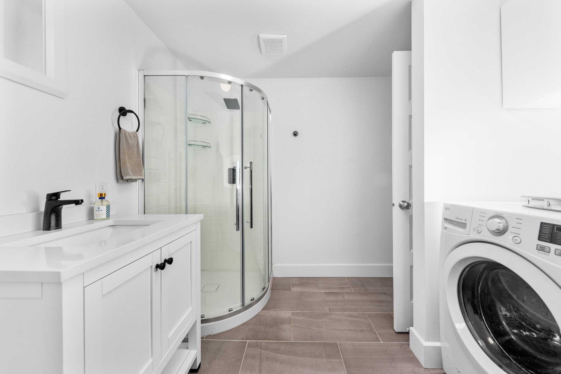Photo - Bathroom