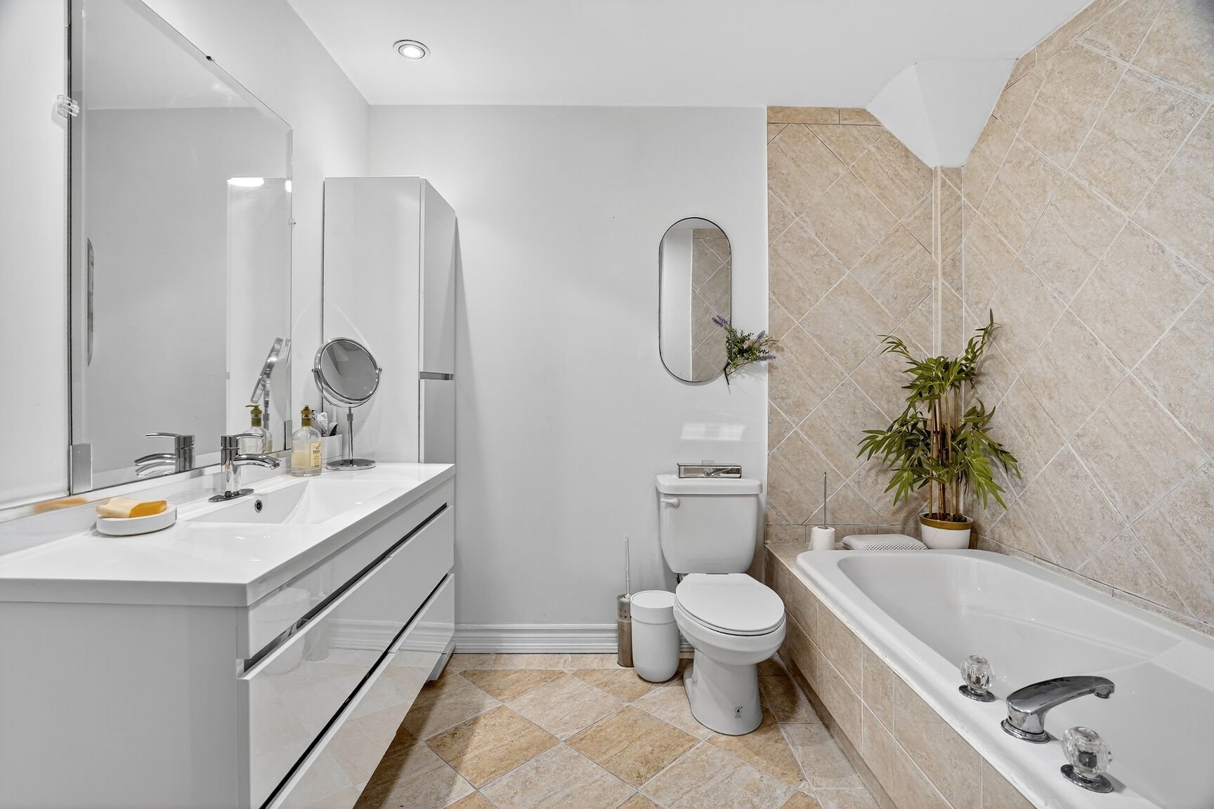 Photo - Salle de bains attenante à la CCP