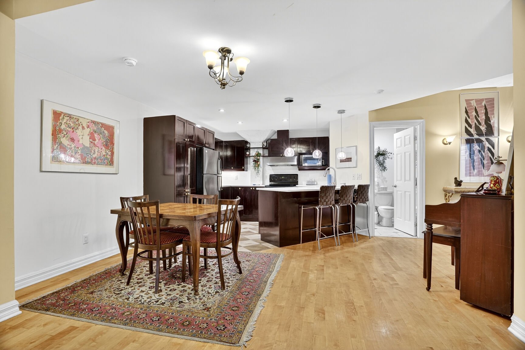 Photo - Salle à manger