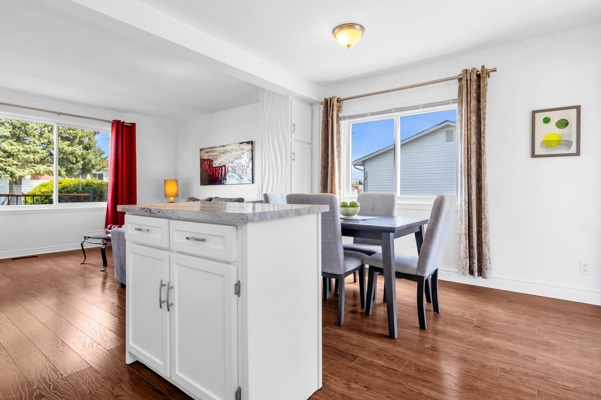 Photo - Kitchen
