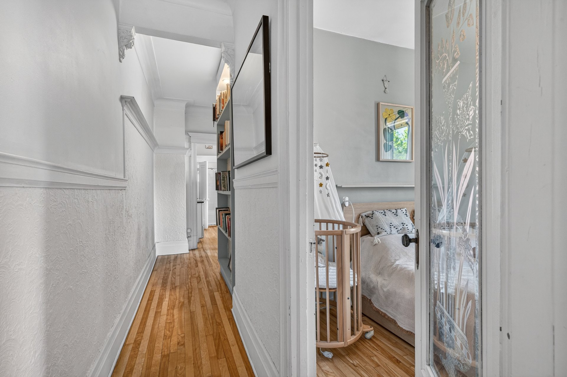 Photo - PASAGEWAY