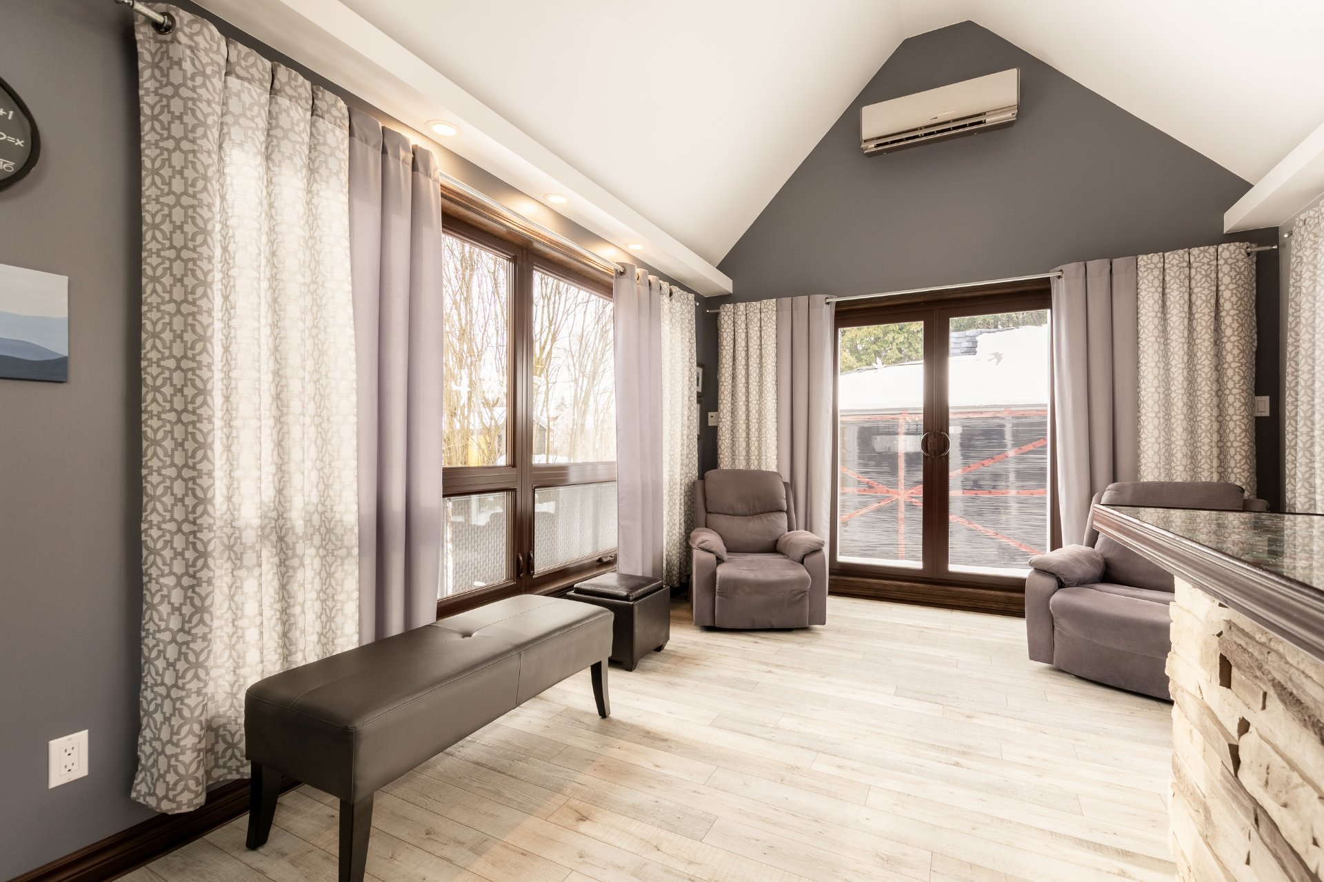 Photo - Salon