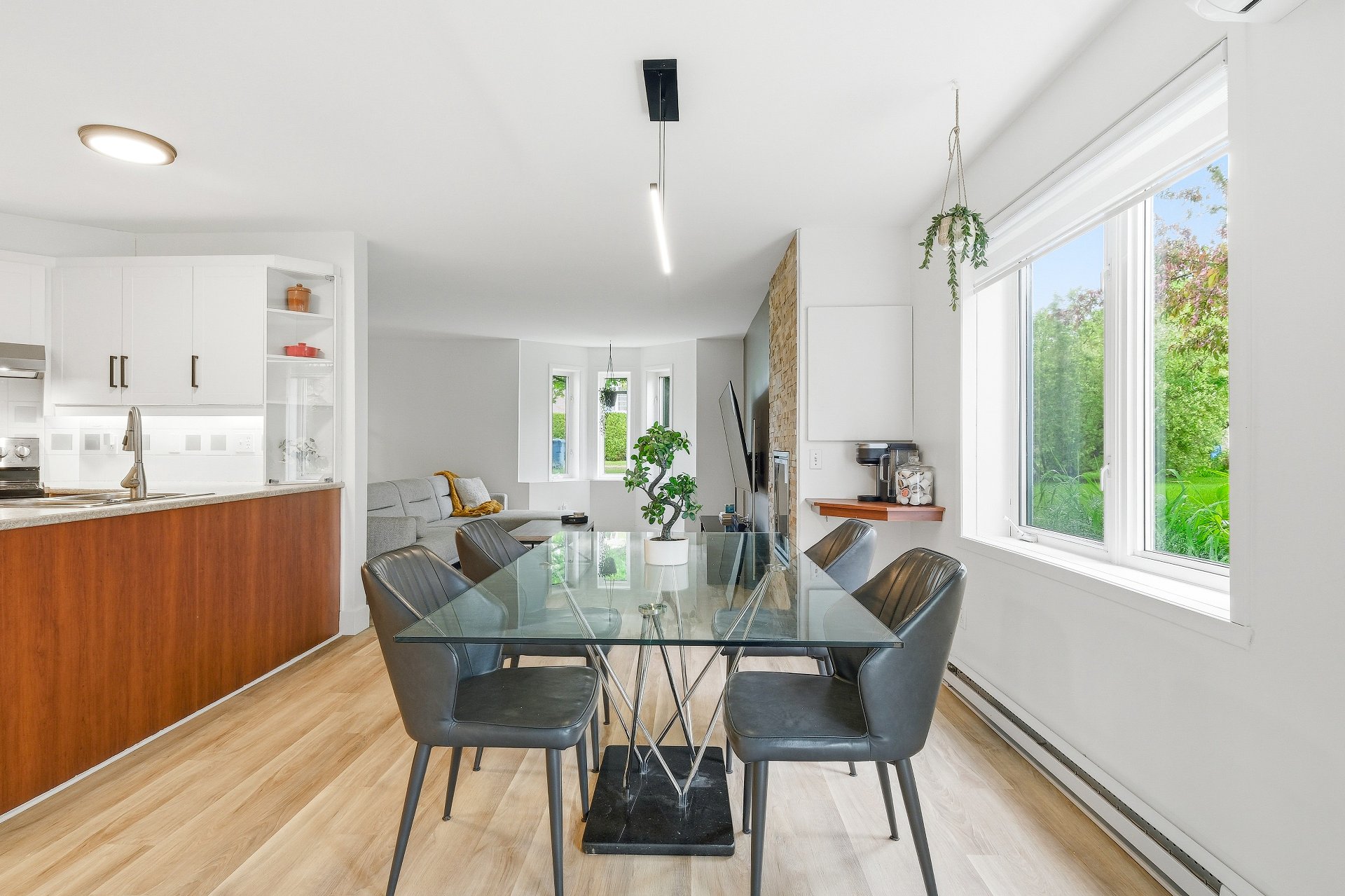 Photo - Dining room