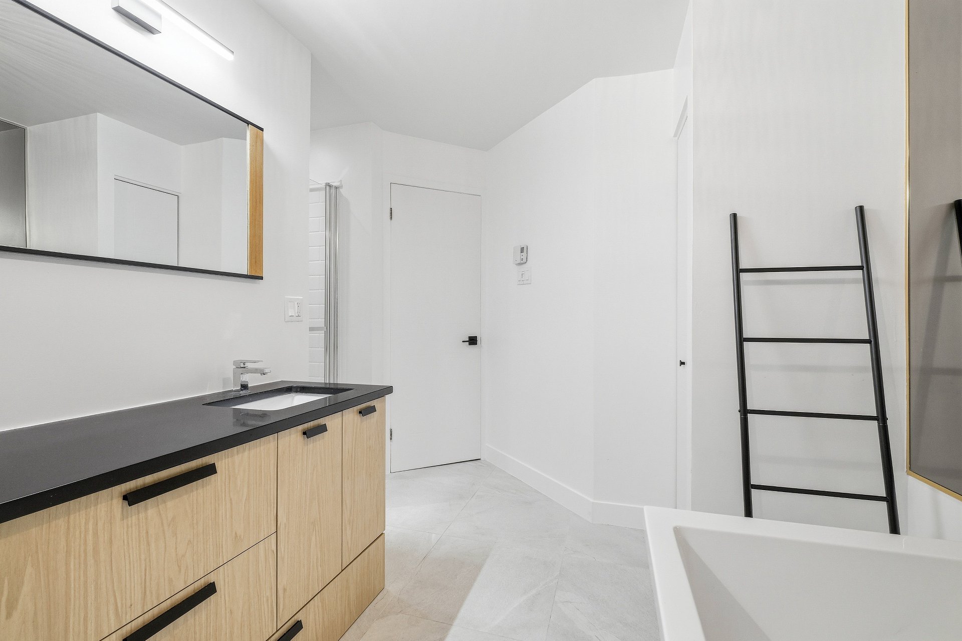 Photo - Bathroom