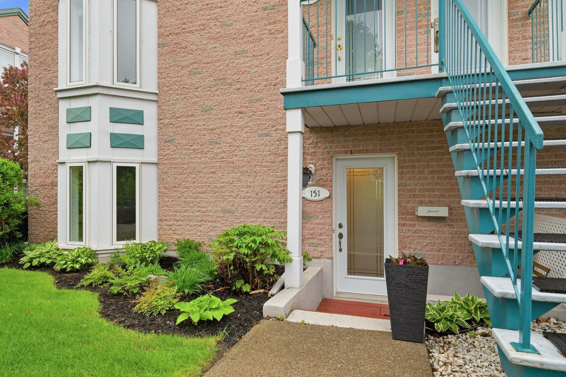Photo - Frontage