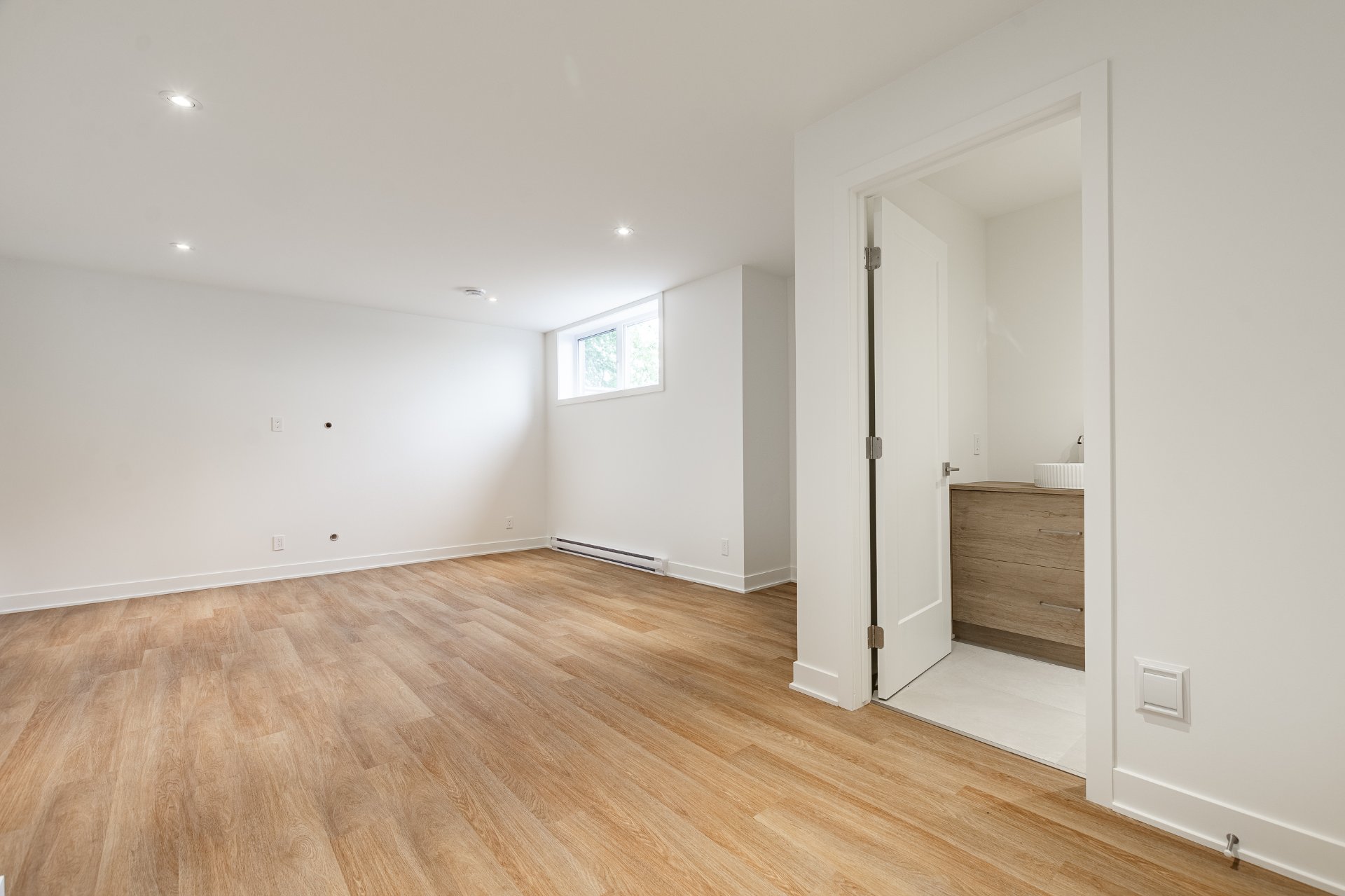 Photo - Family room