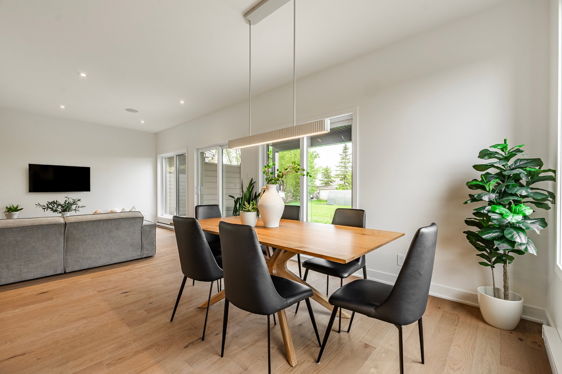 Photo - Dining room