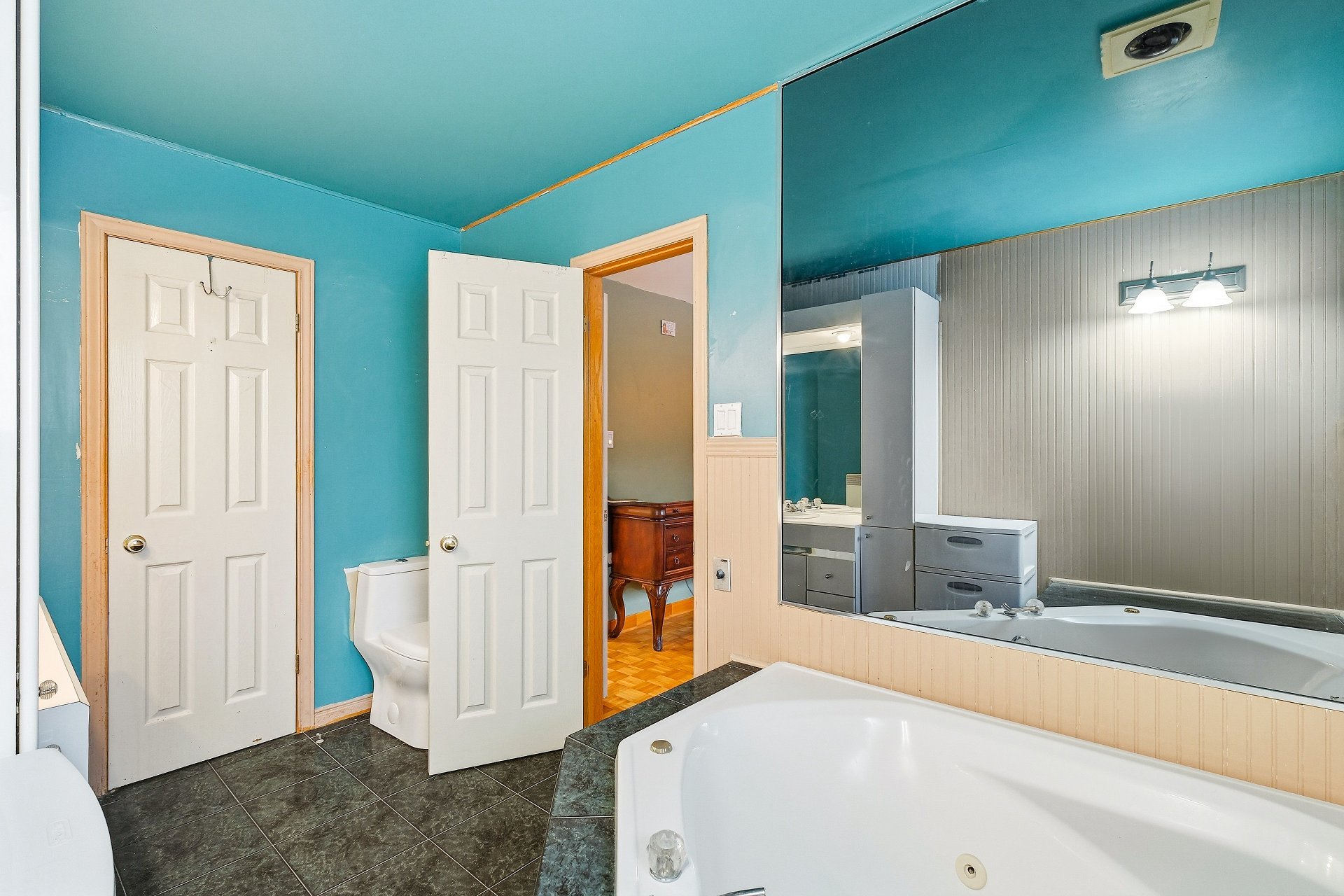 Photo - Salle de bains attenante à la CCP