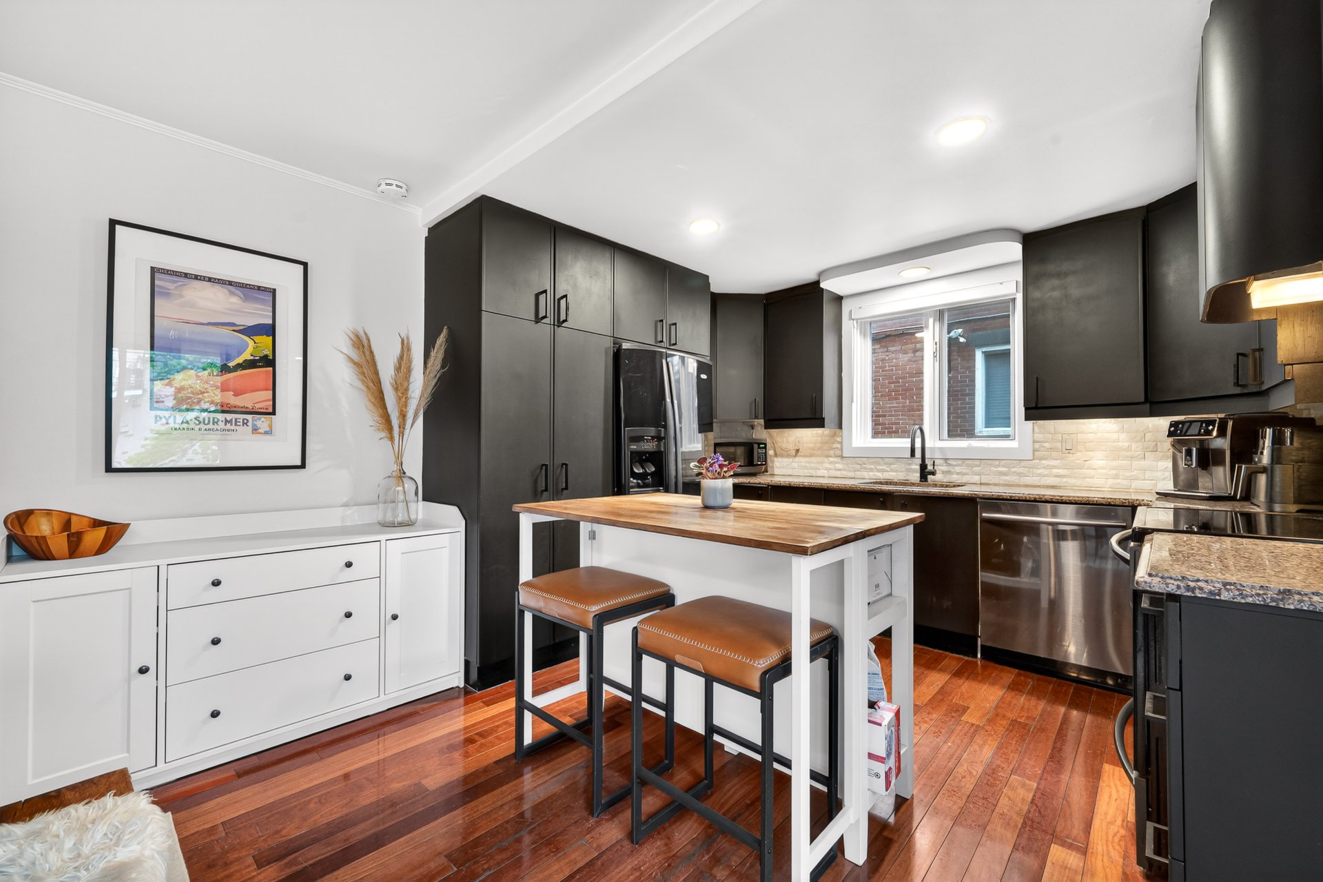 Photo - Kitchen