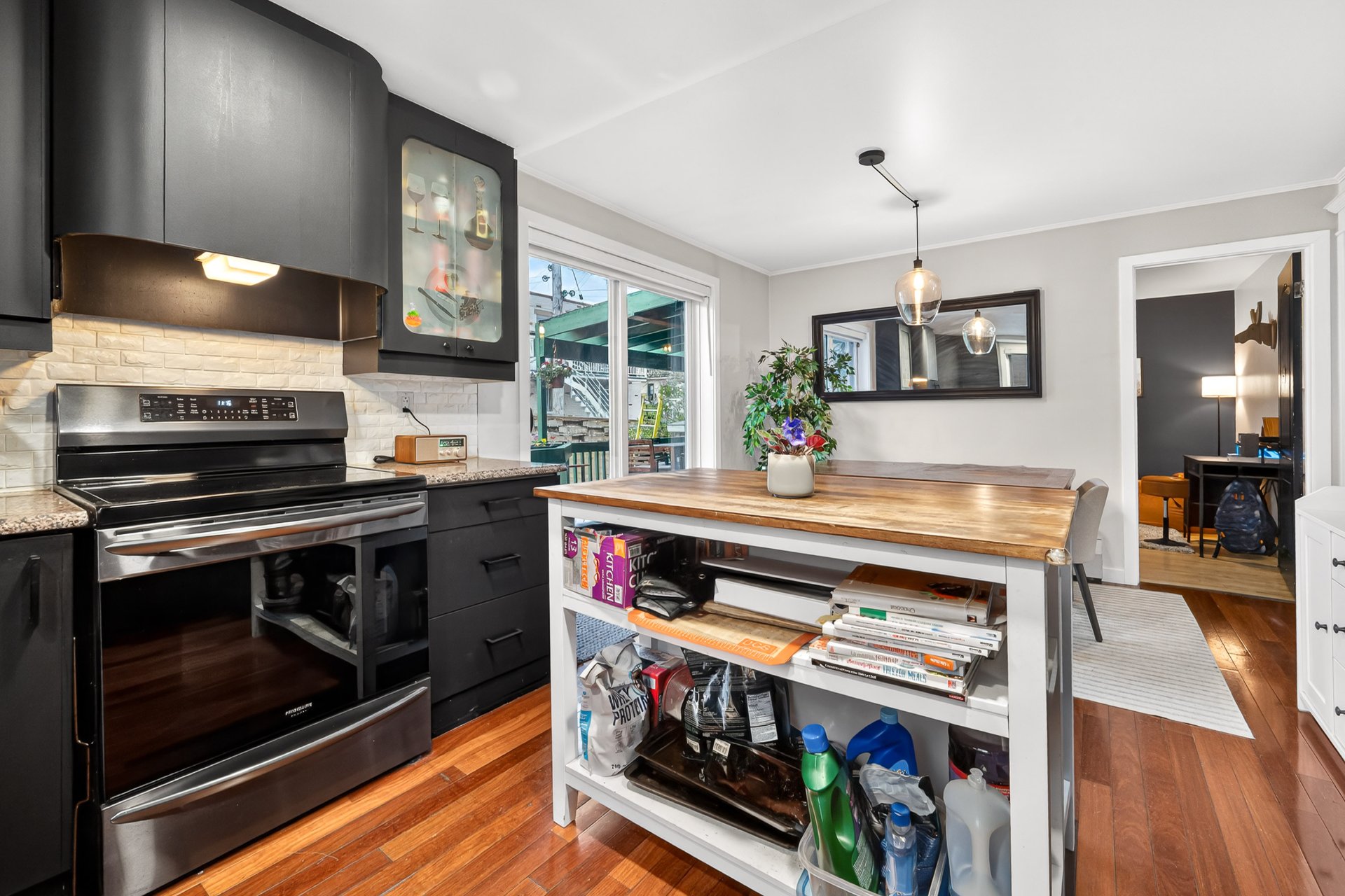 Photo - Kitchen