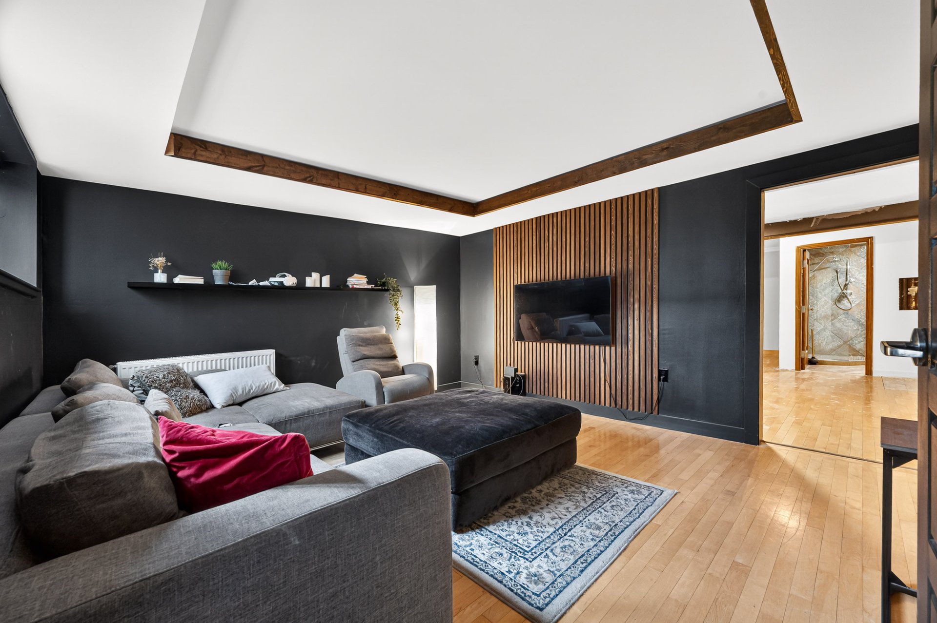 Photo - Family room