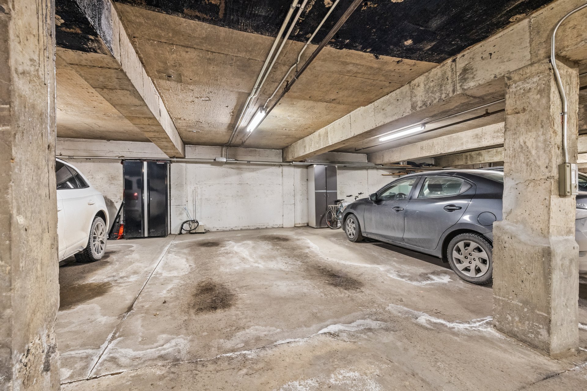 Photo - Stationnement