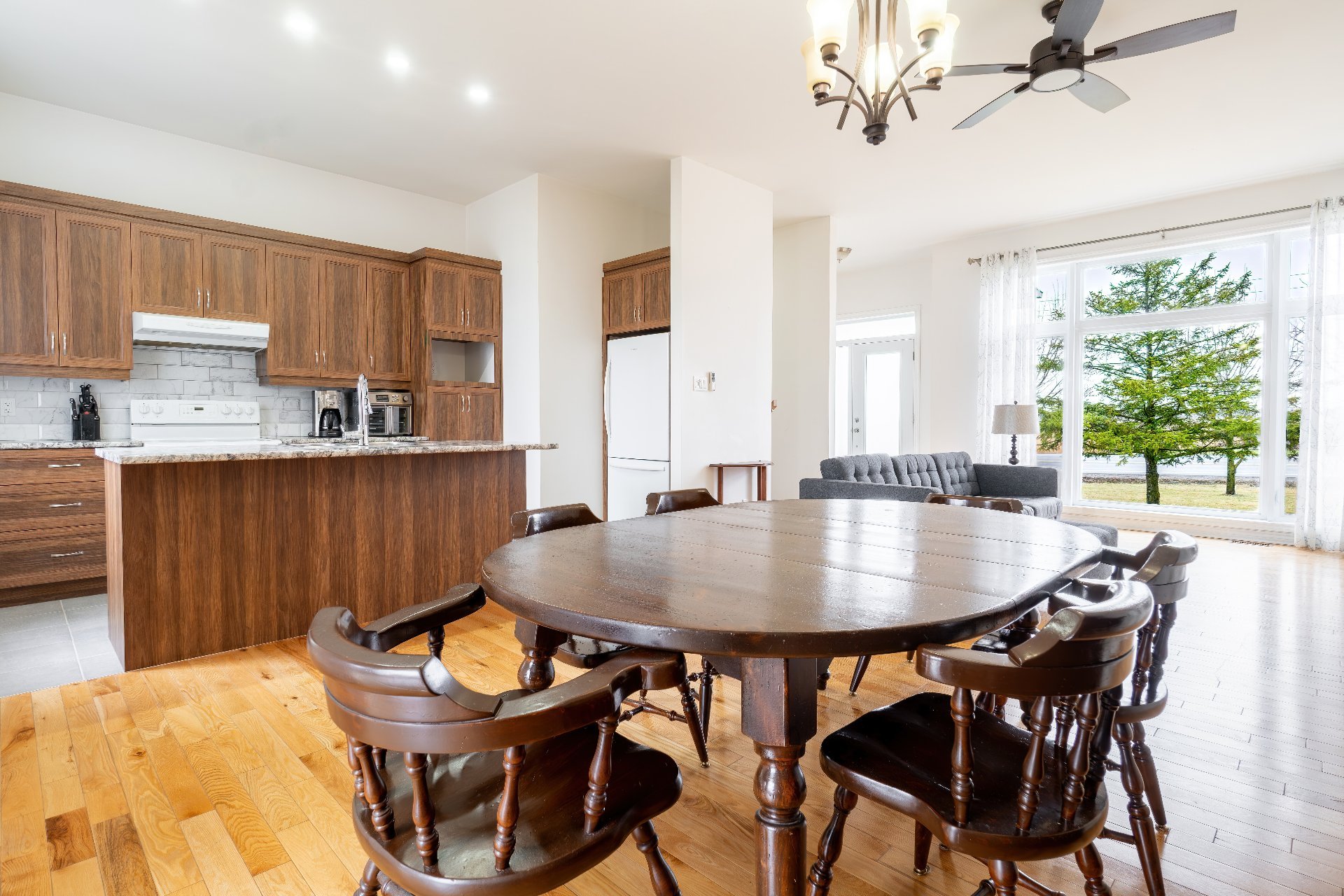 Photo - Dining room