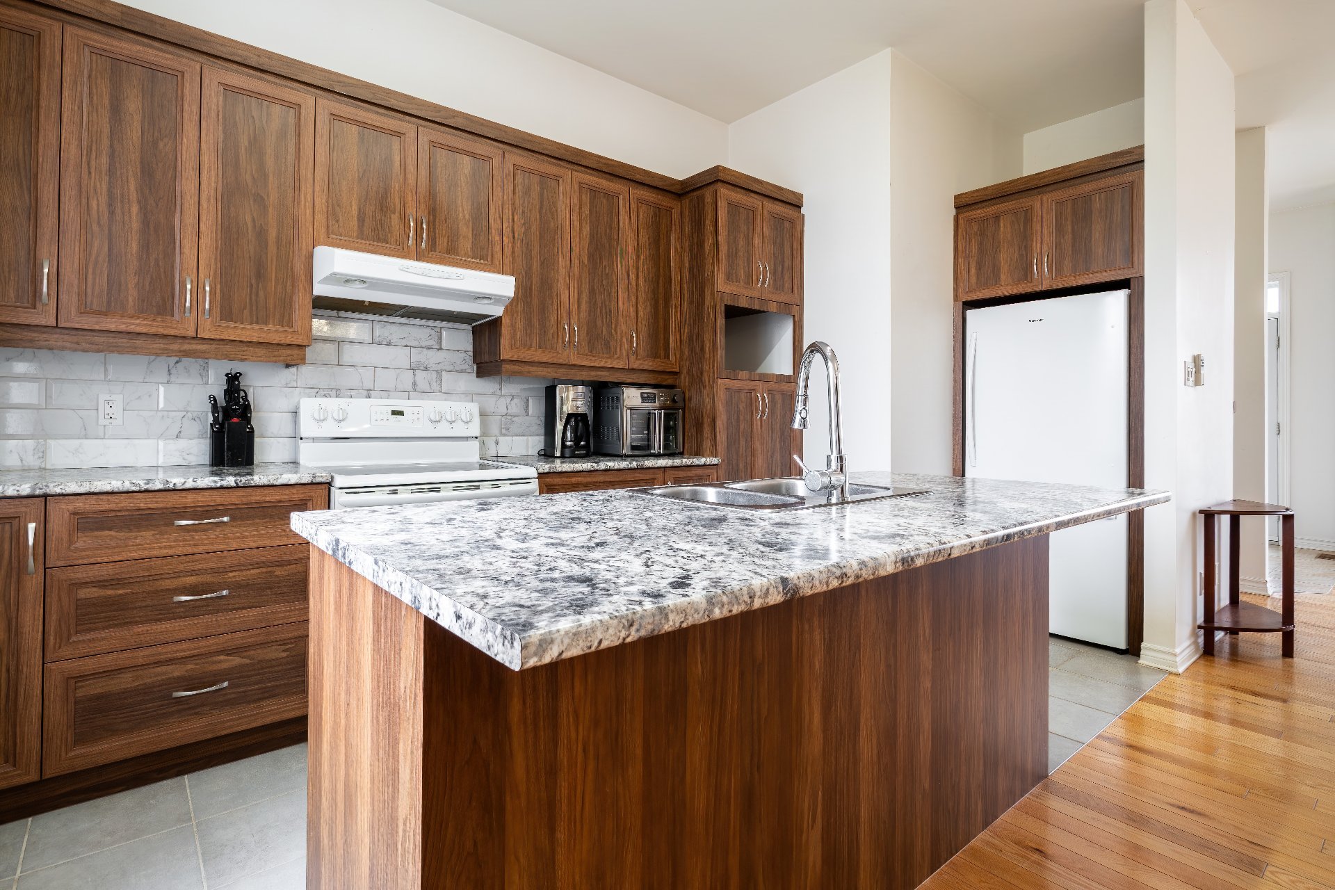 Photo - Kitchen