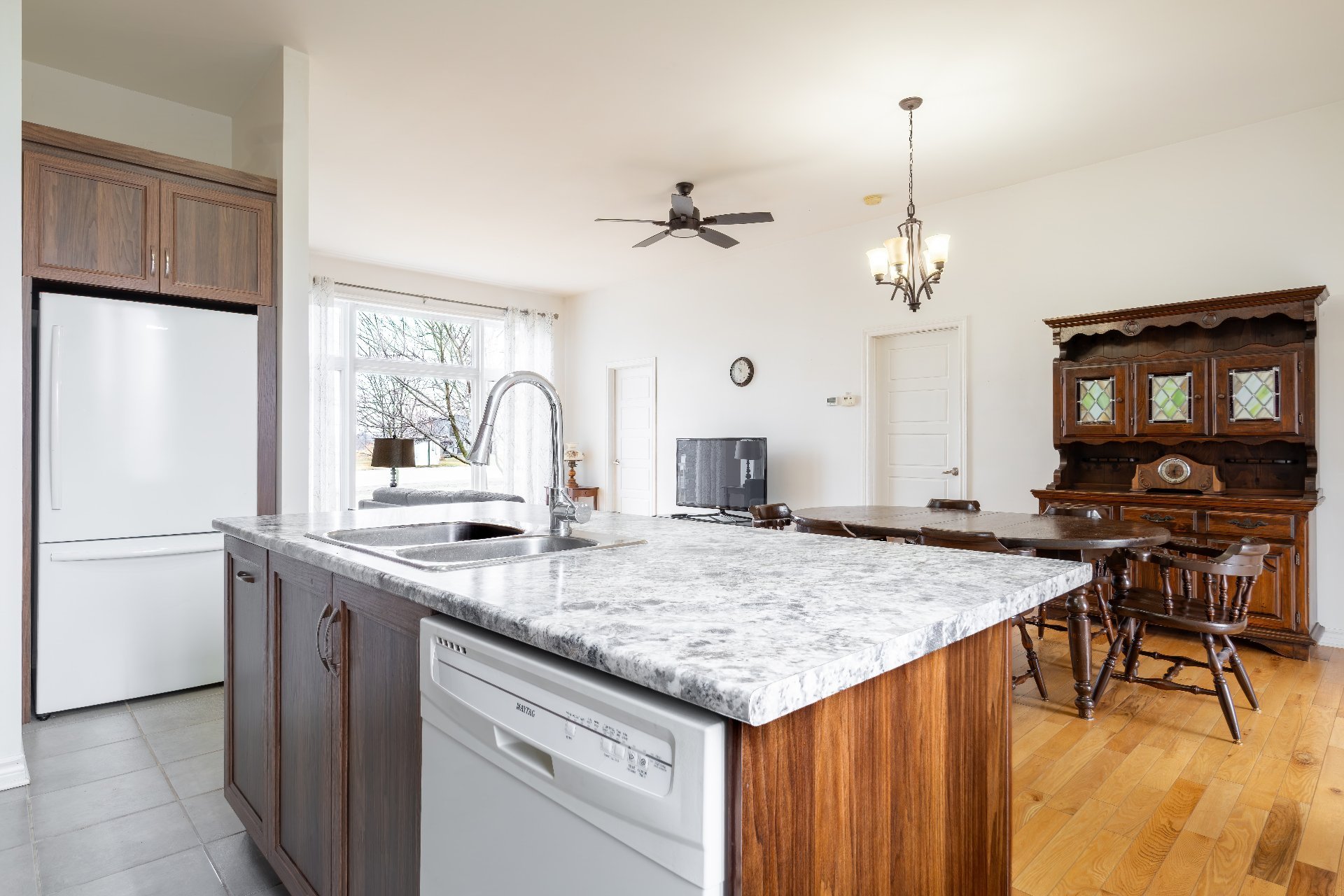 Photo - Kitchen