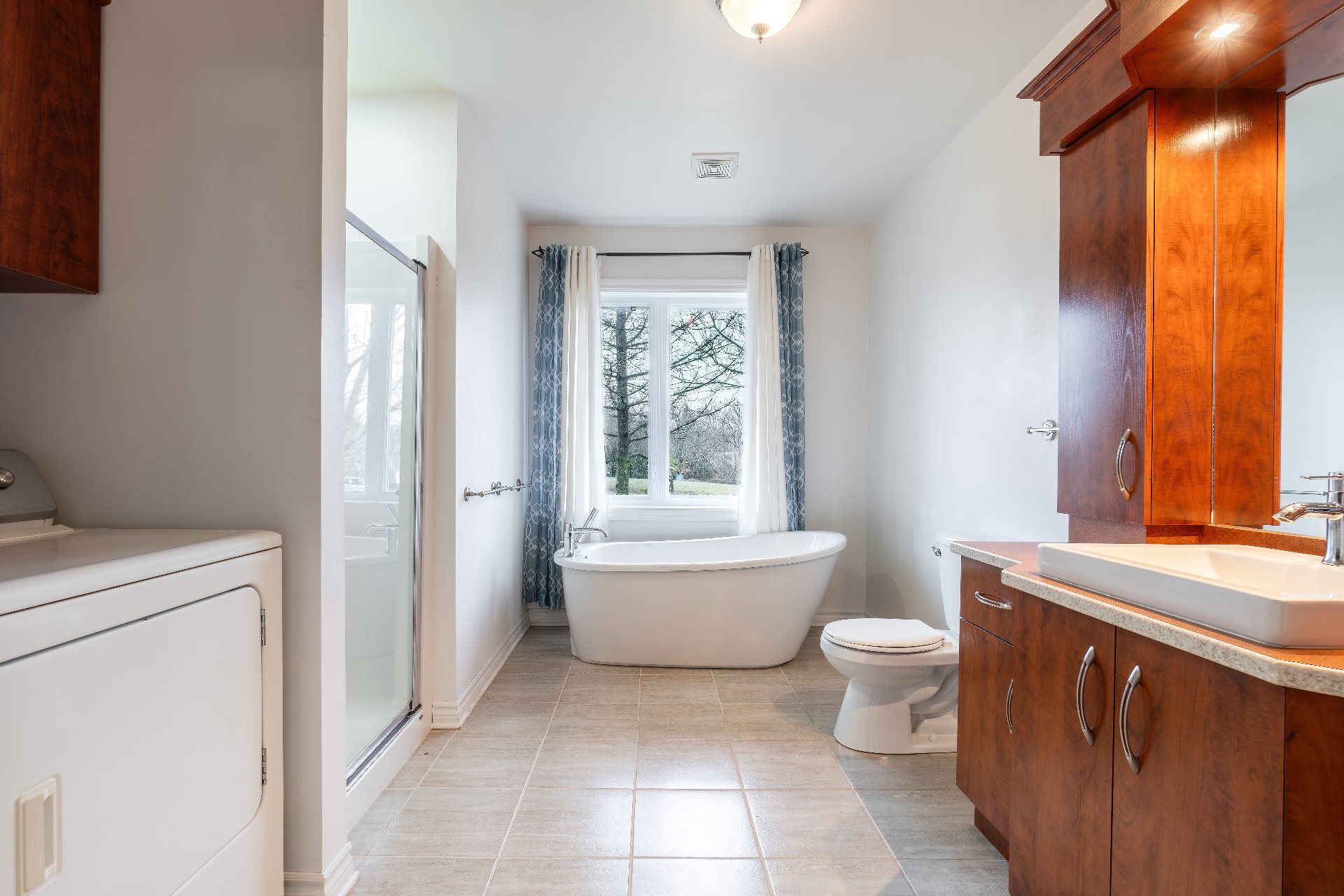 Photo - Bathroom