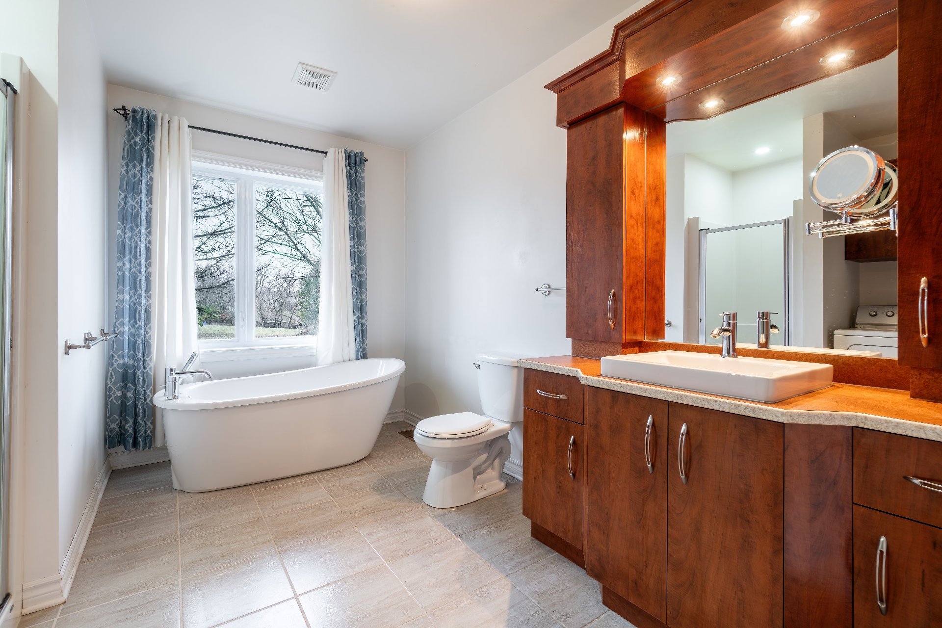Photo - Bathroom