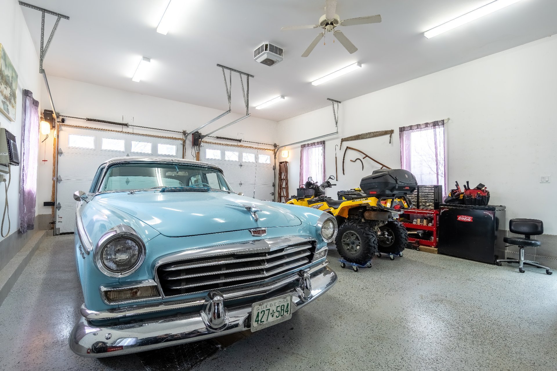 Photo - Garage