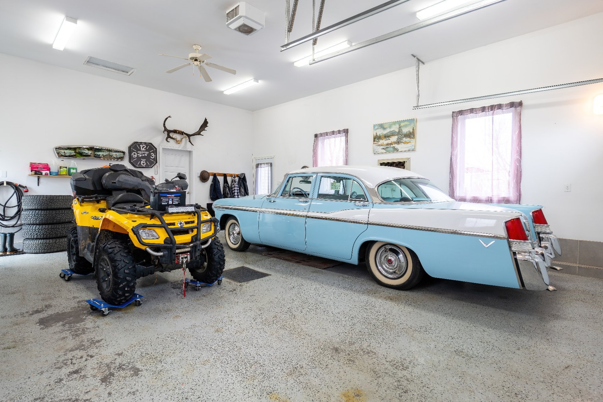 Photo - Garage