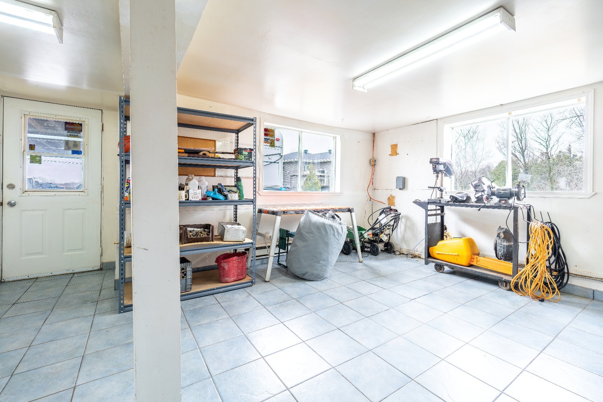 Photo - Garage
