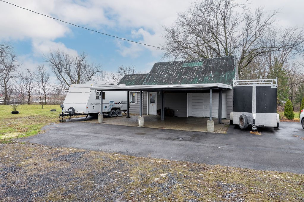 Photo - Garage