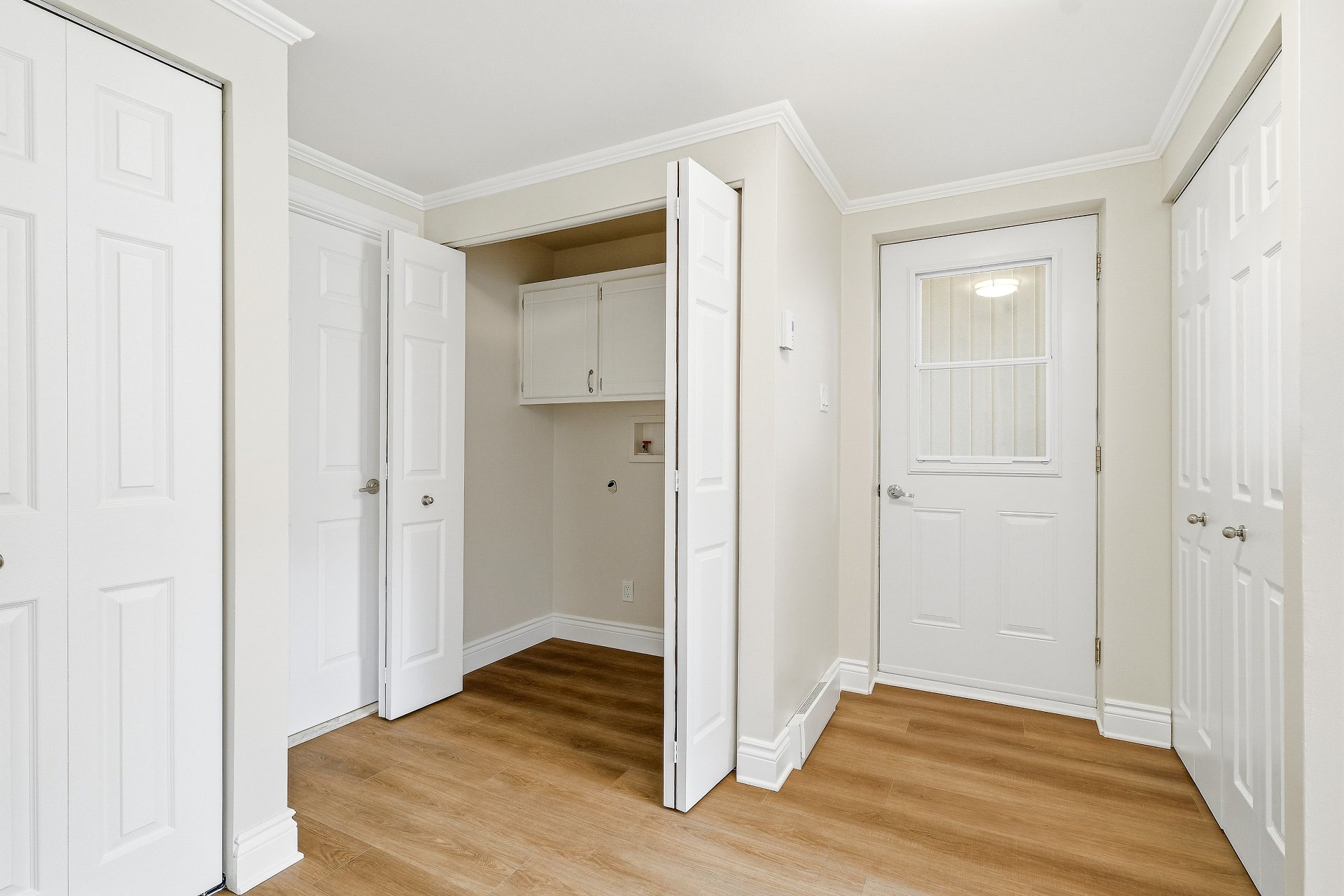 Photo - Hallway