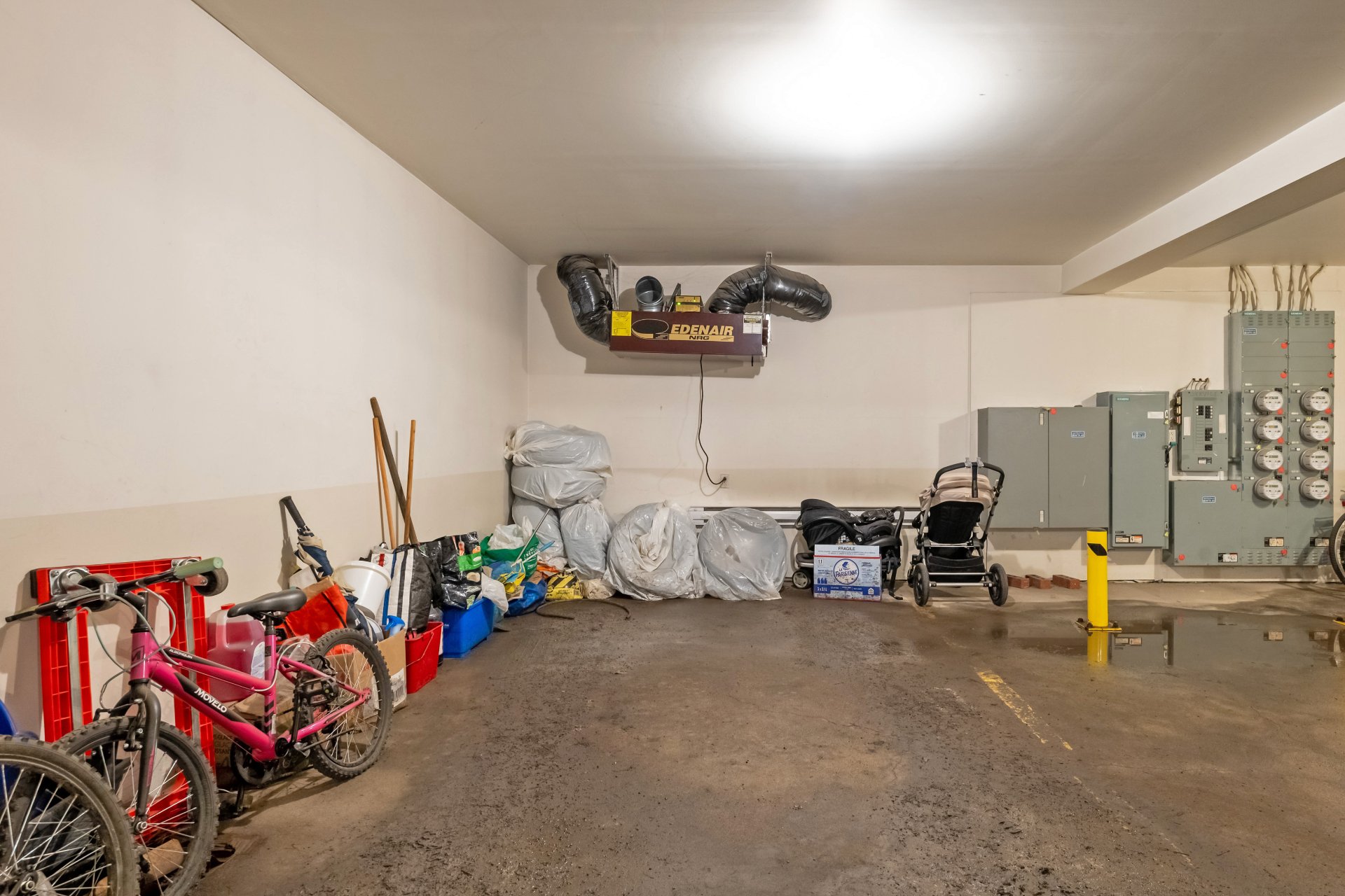 Photo - Garage