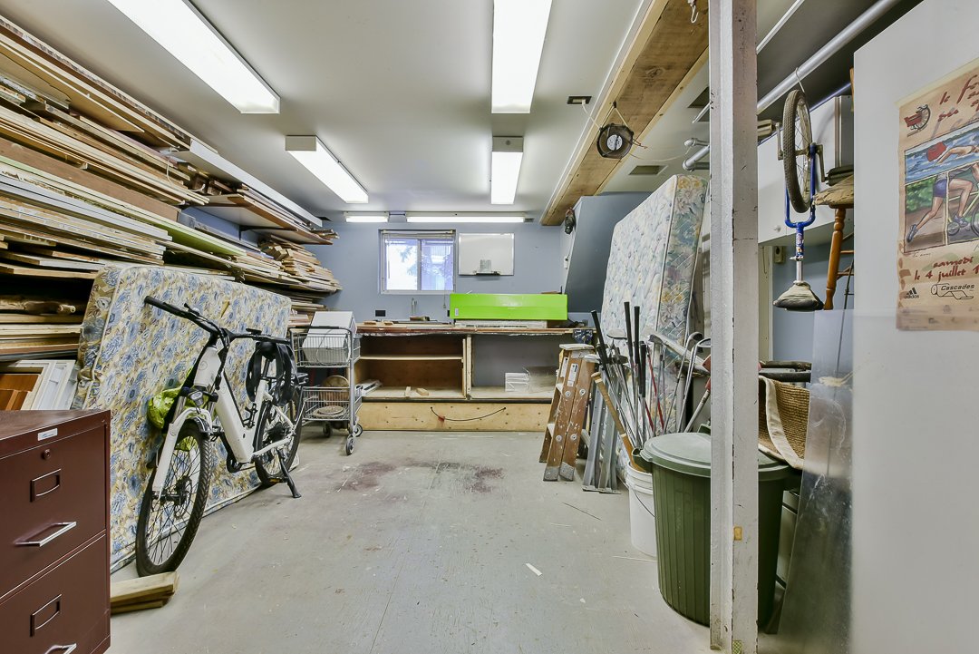 Photo - Garage