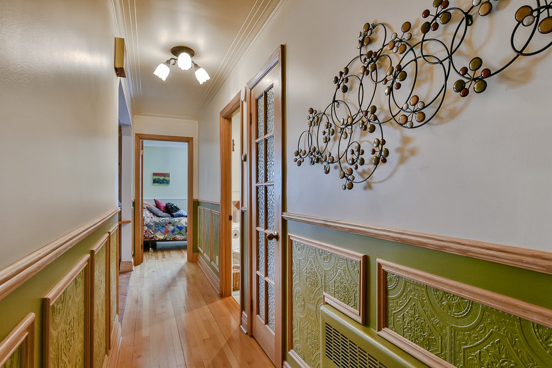 Photo - PASAGEWAY
