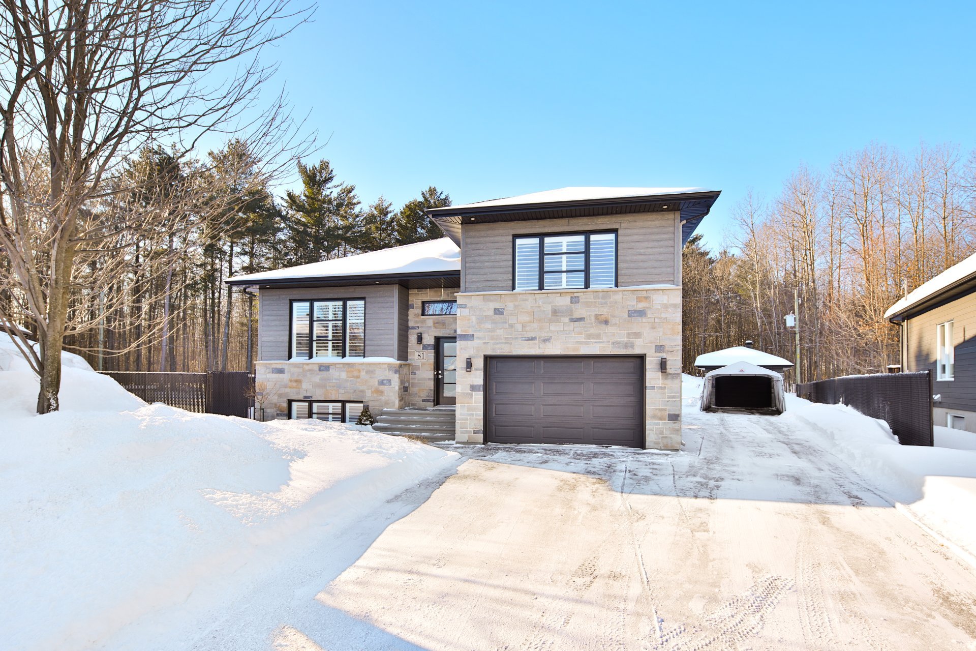 Photo - Stationnement