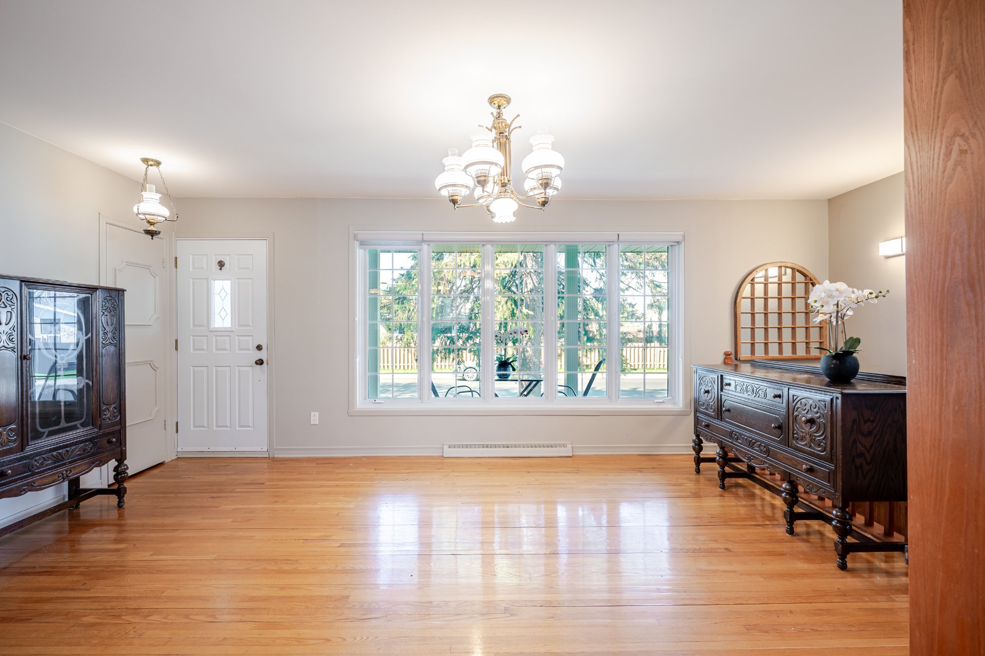 Photo - Dining room