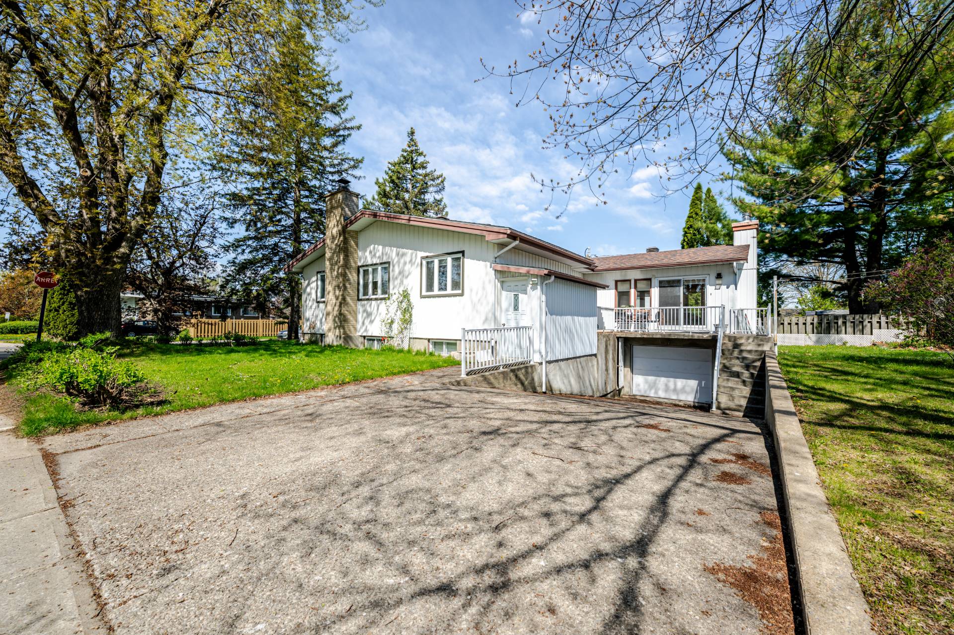 Photo - Exterior