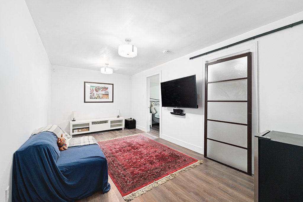 Photo - Family room