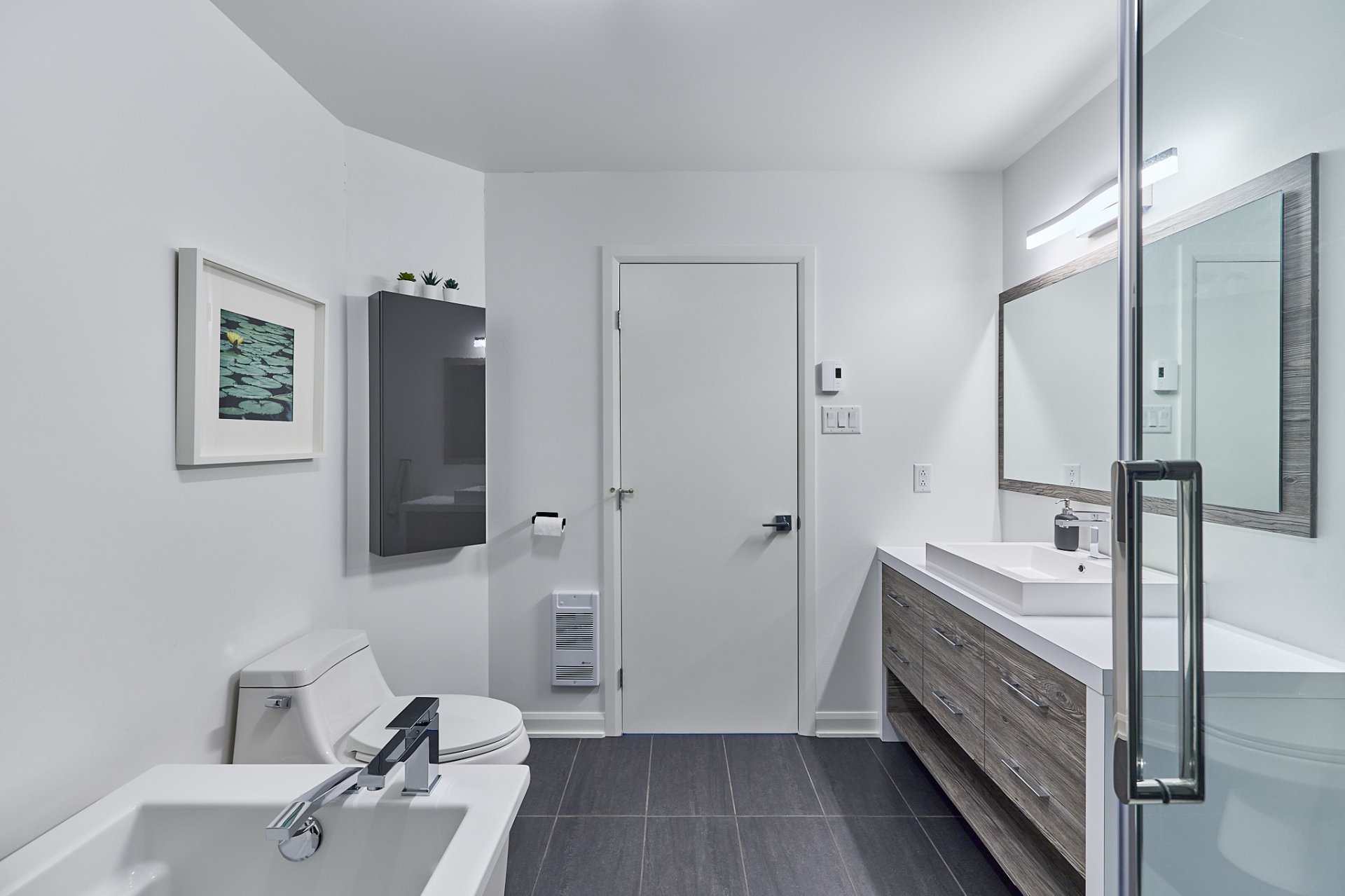 Photo - Salle de bains attenante à la CCP