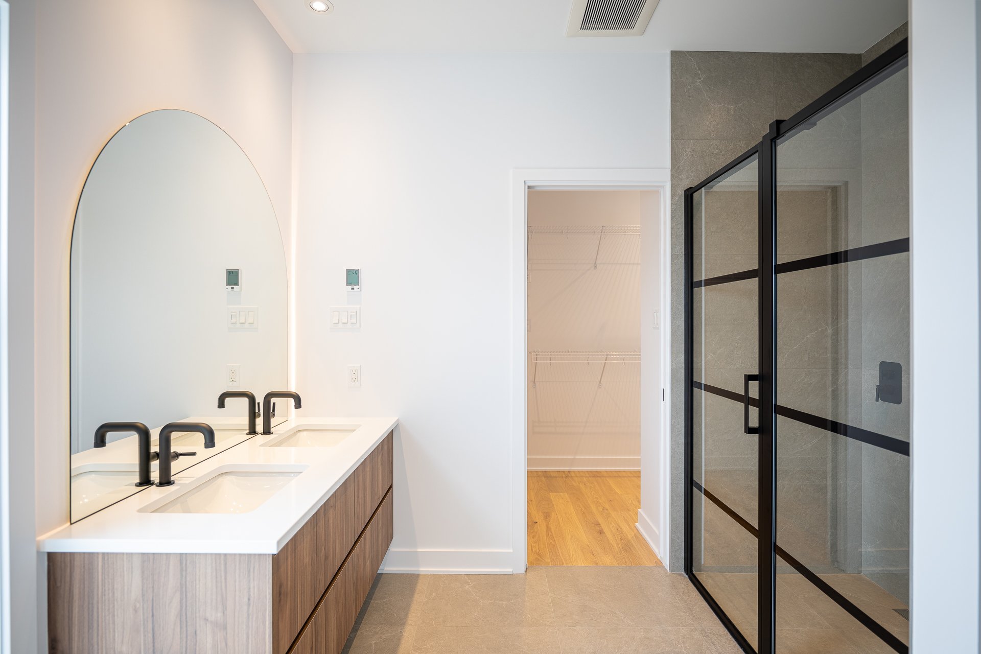 Photo - Salle de bains attenante à la CCP