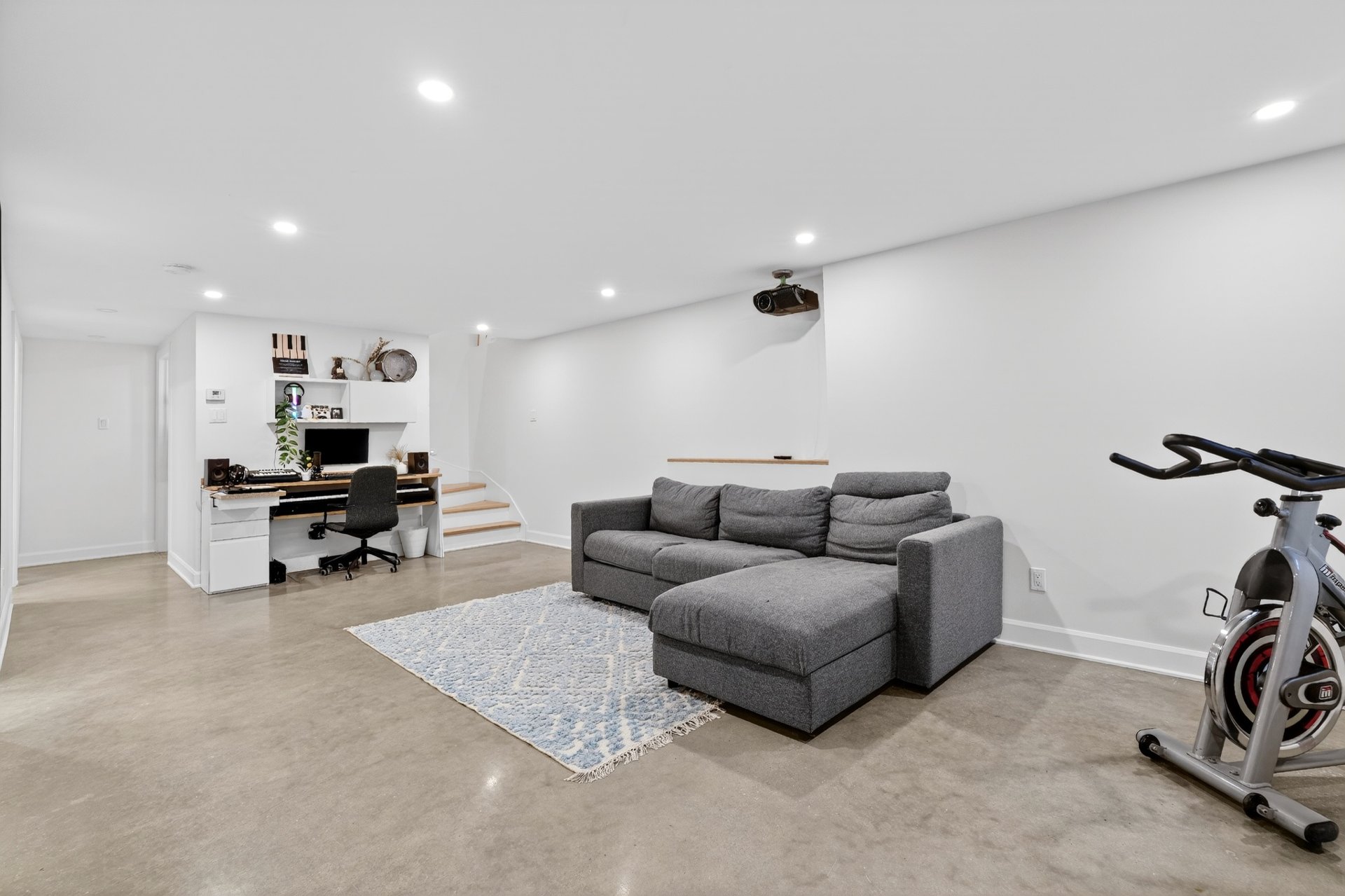 Photo - Family room