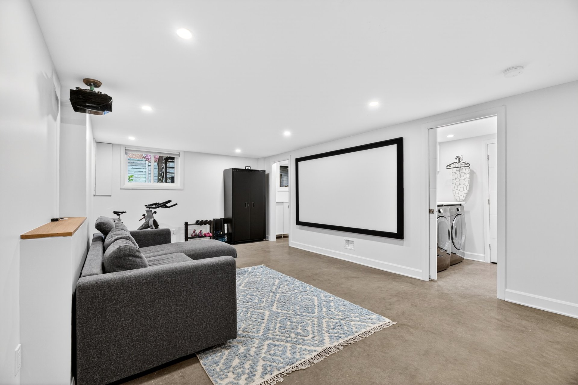 Photo - Family room