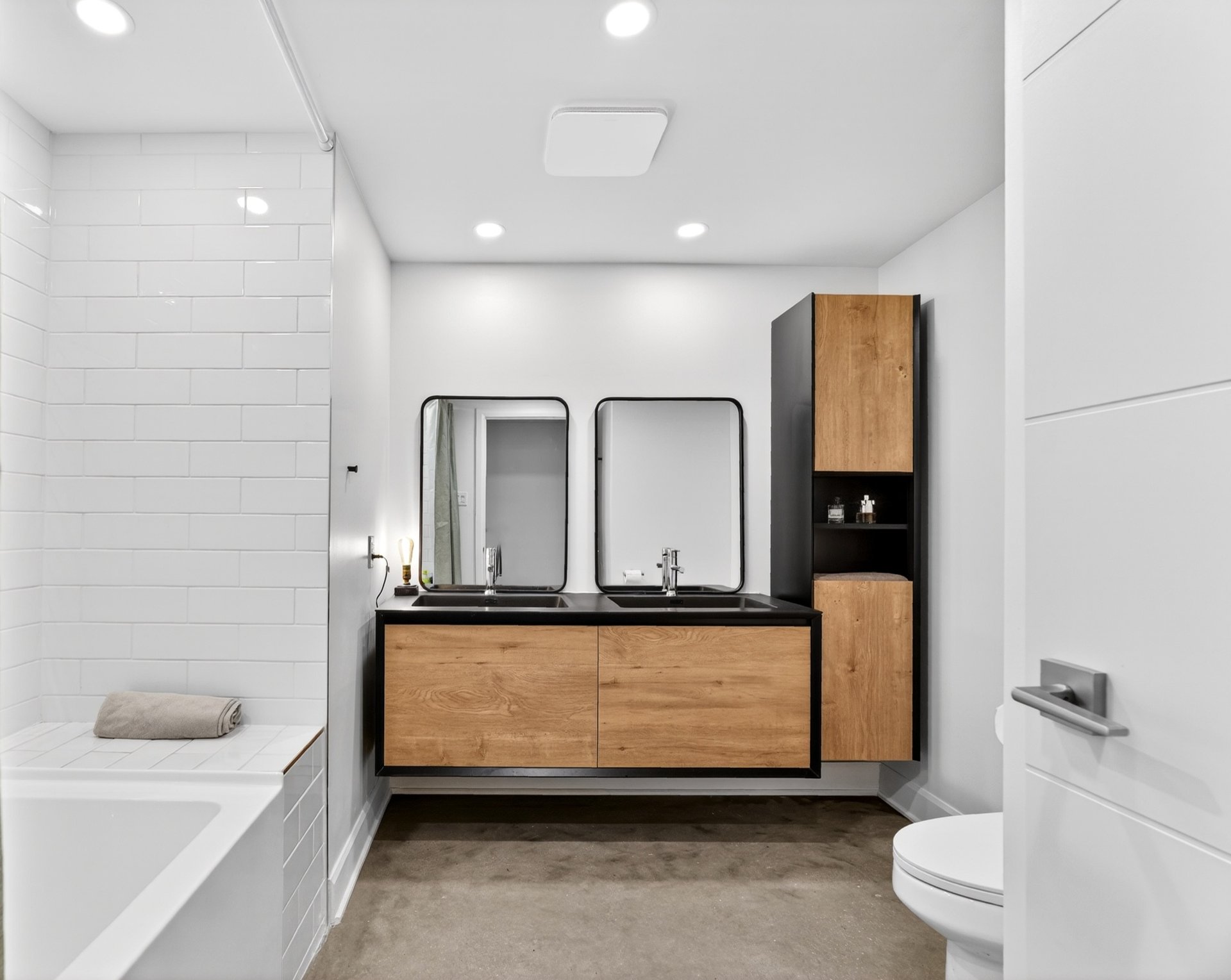 Photo - Bathroom