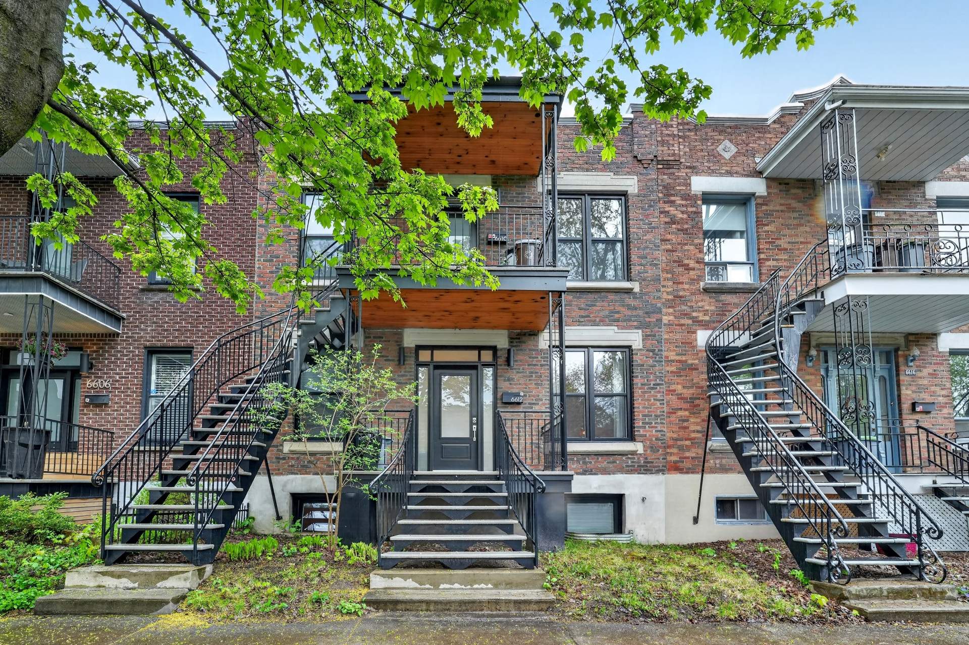 Photo - Frontage