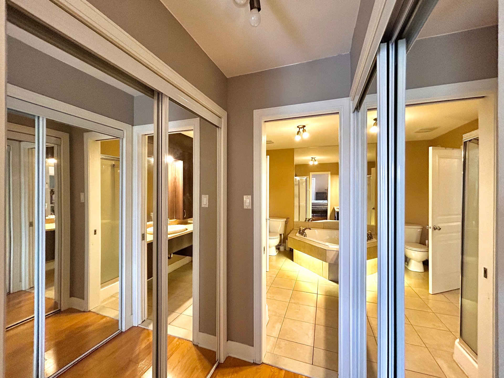 Photo - Penderie (Walk-in)