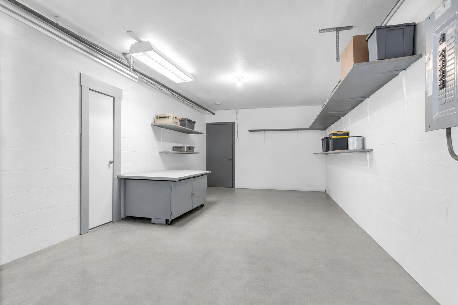 Photo - Garage