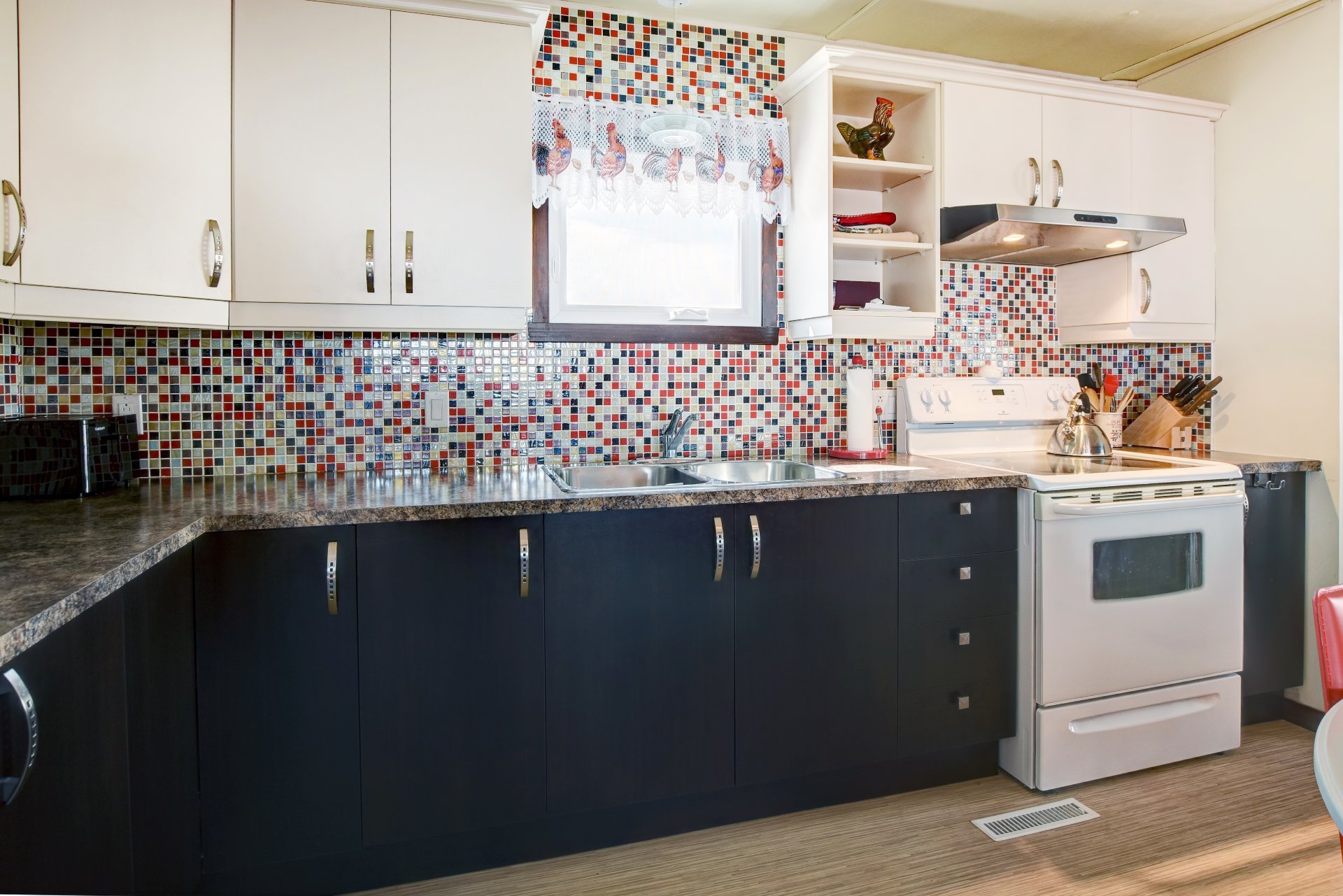 Photo - Kitchen