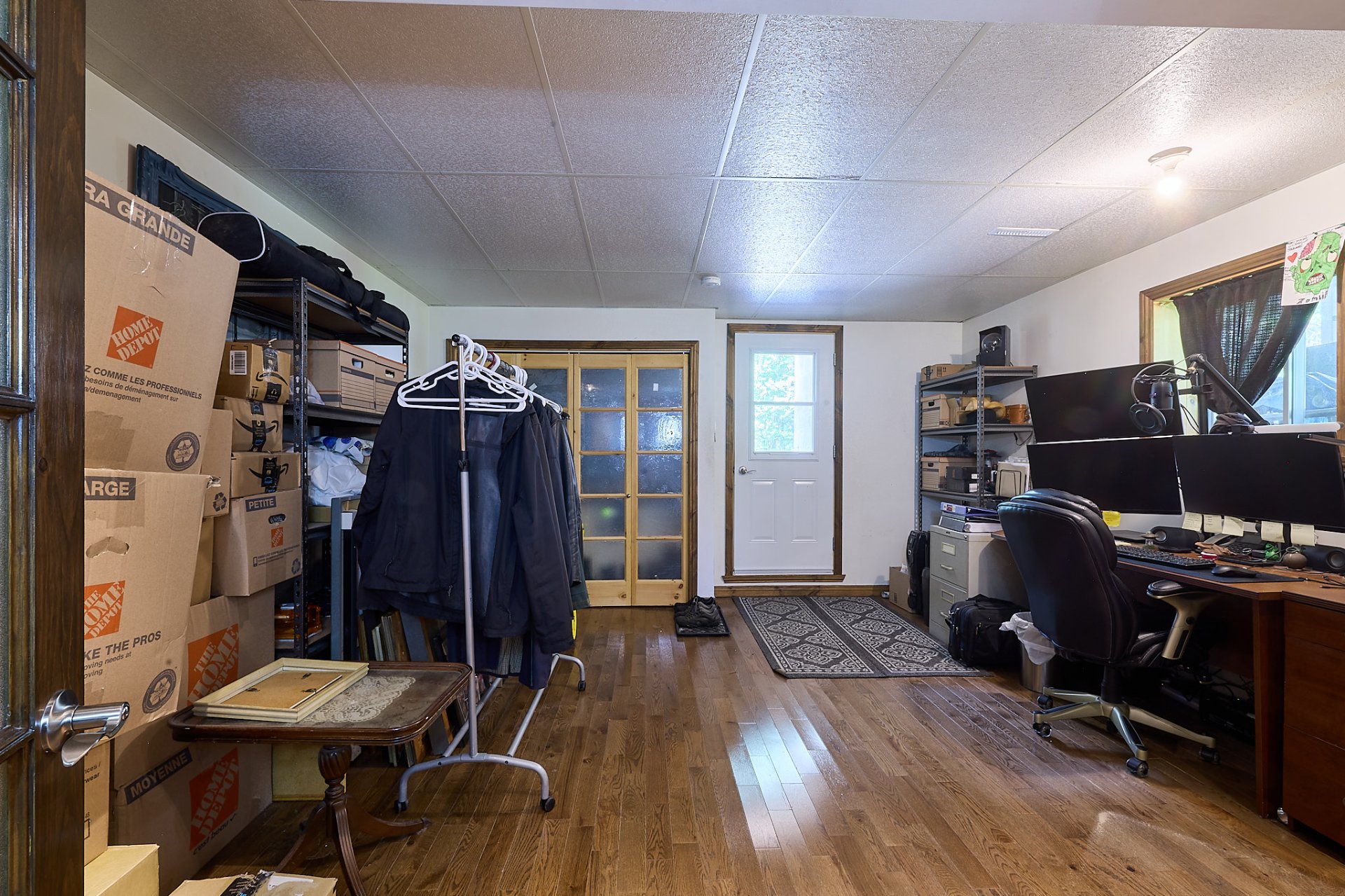 Photo - Family room