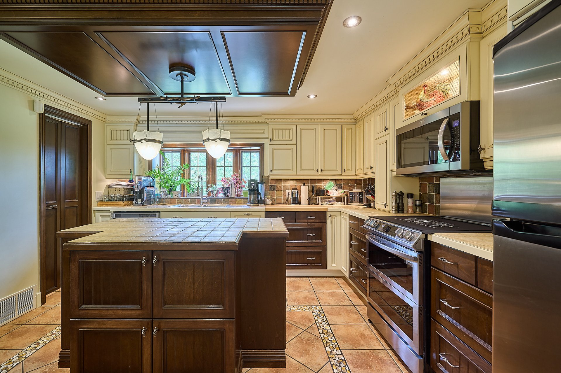 Photo - Kitchen
