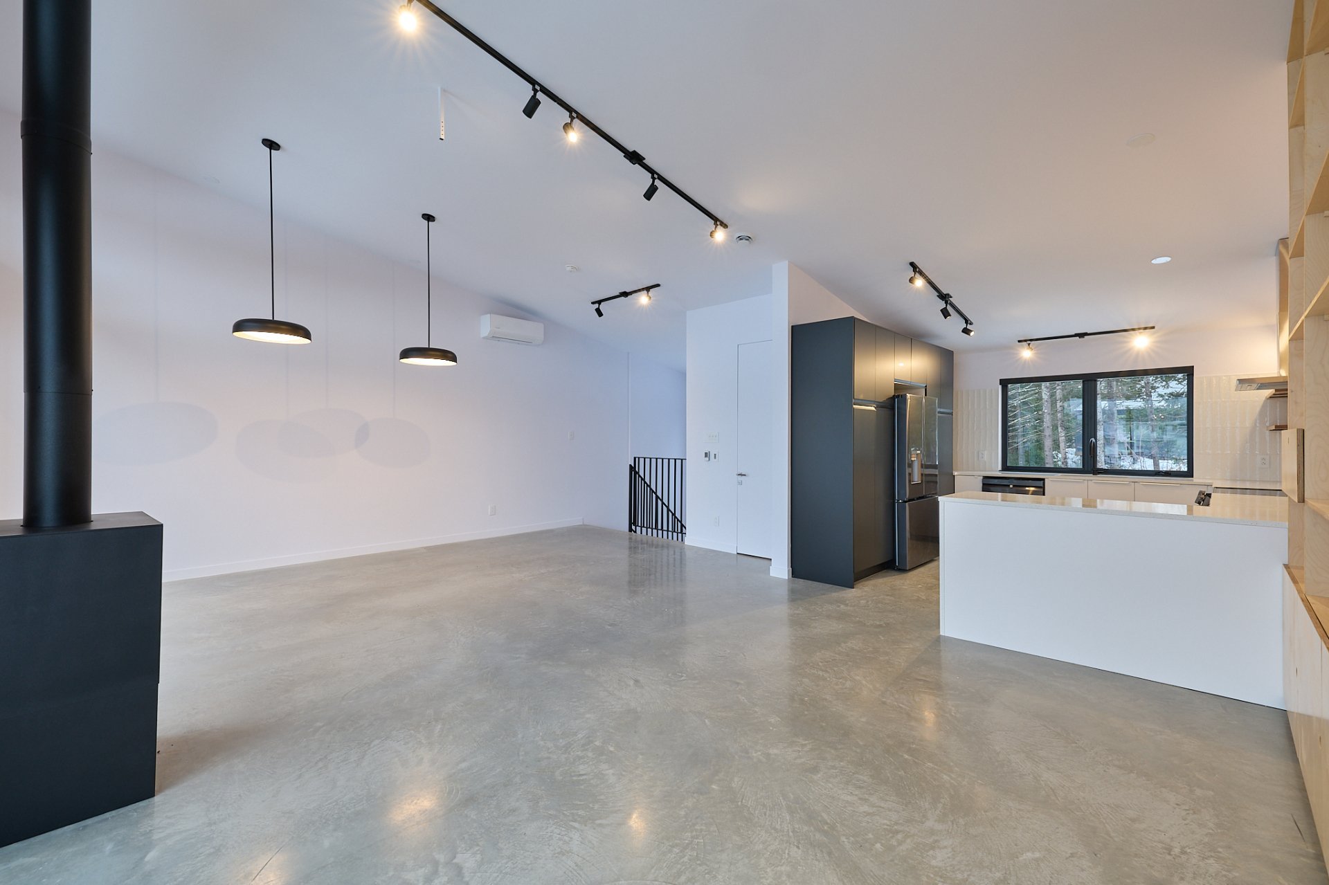 Photo - Overall View