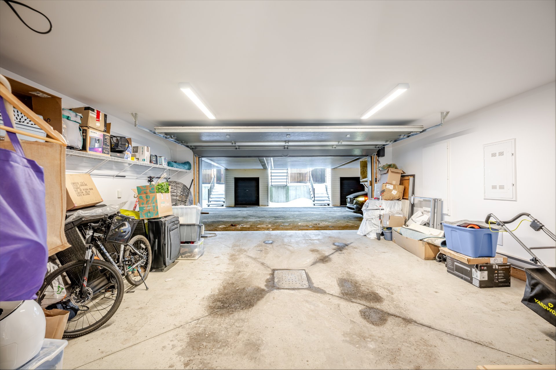 Photo - Garage