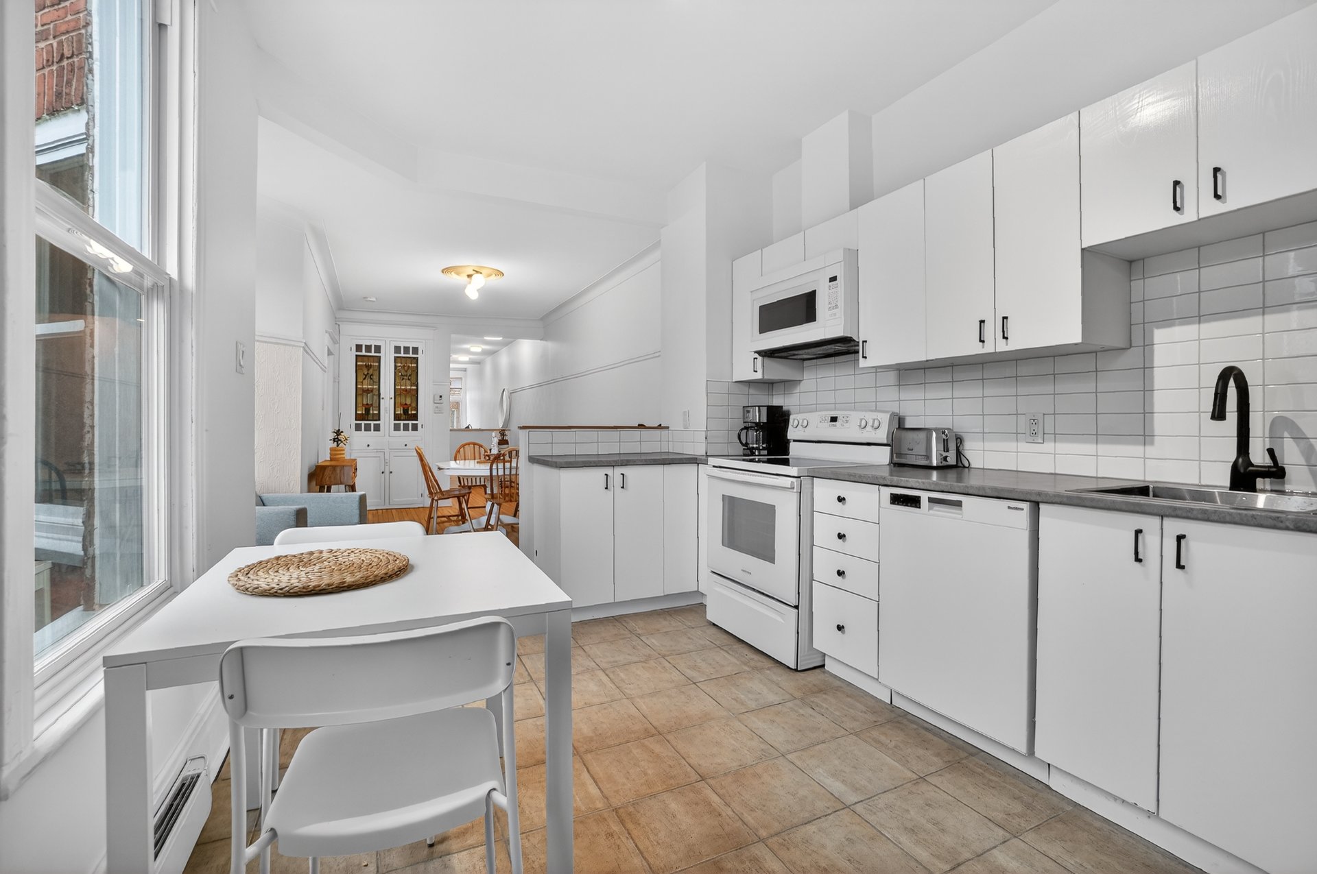 Photo - Kitchen