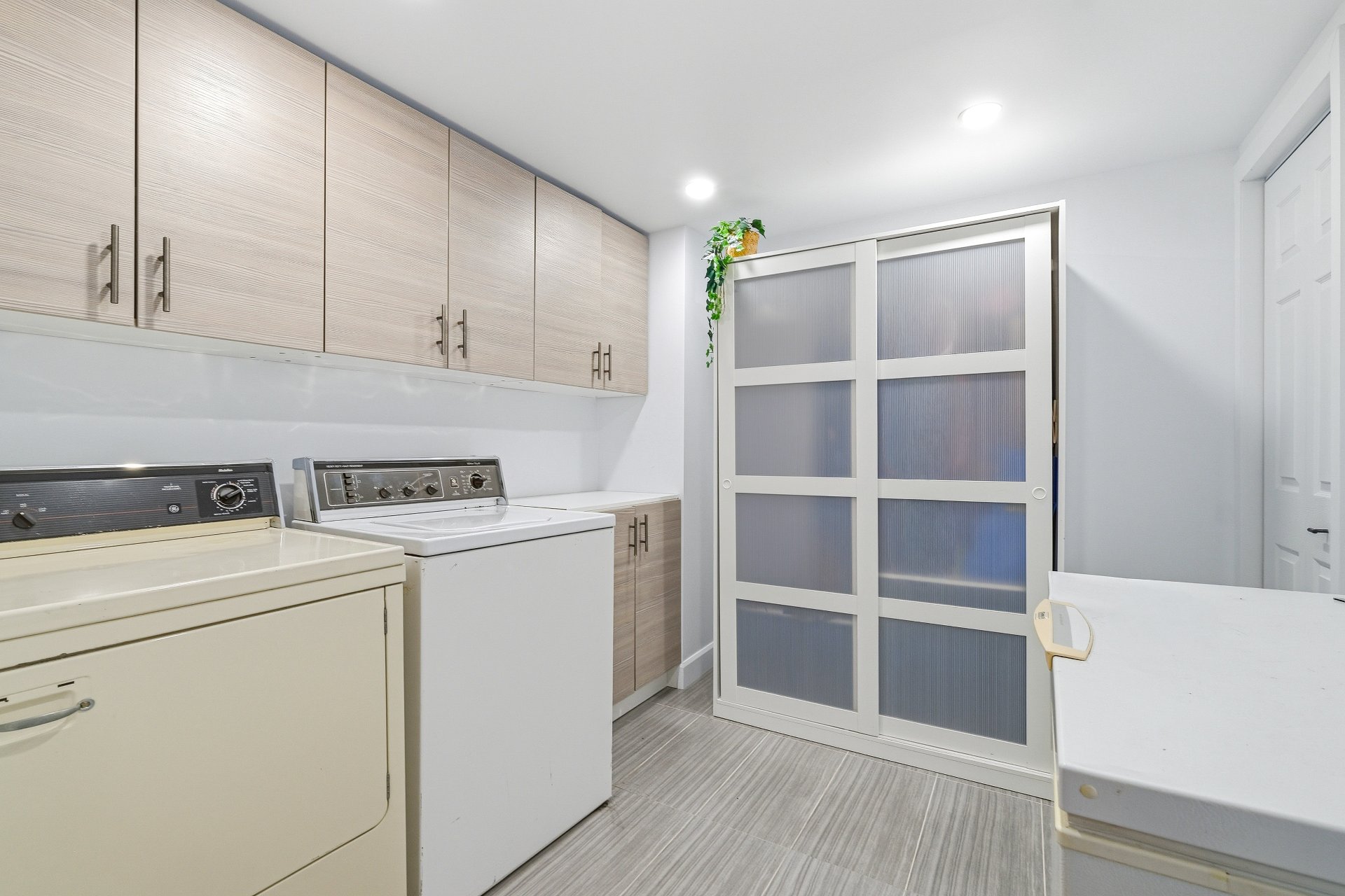 Photo - Laundry room