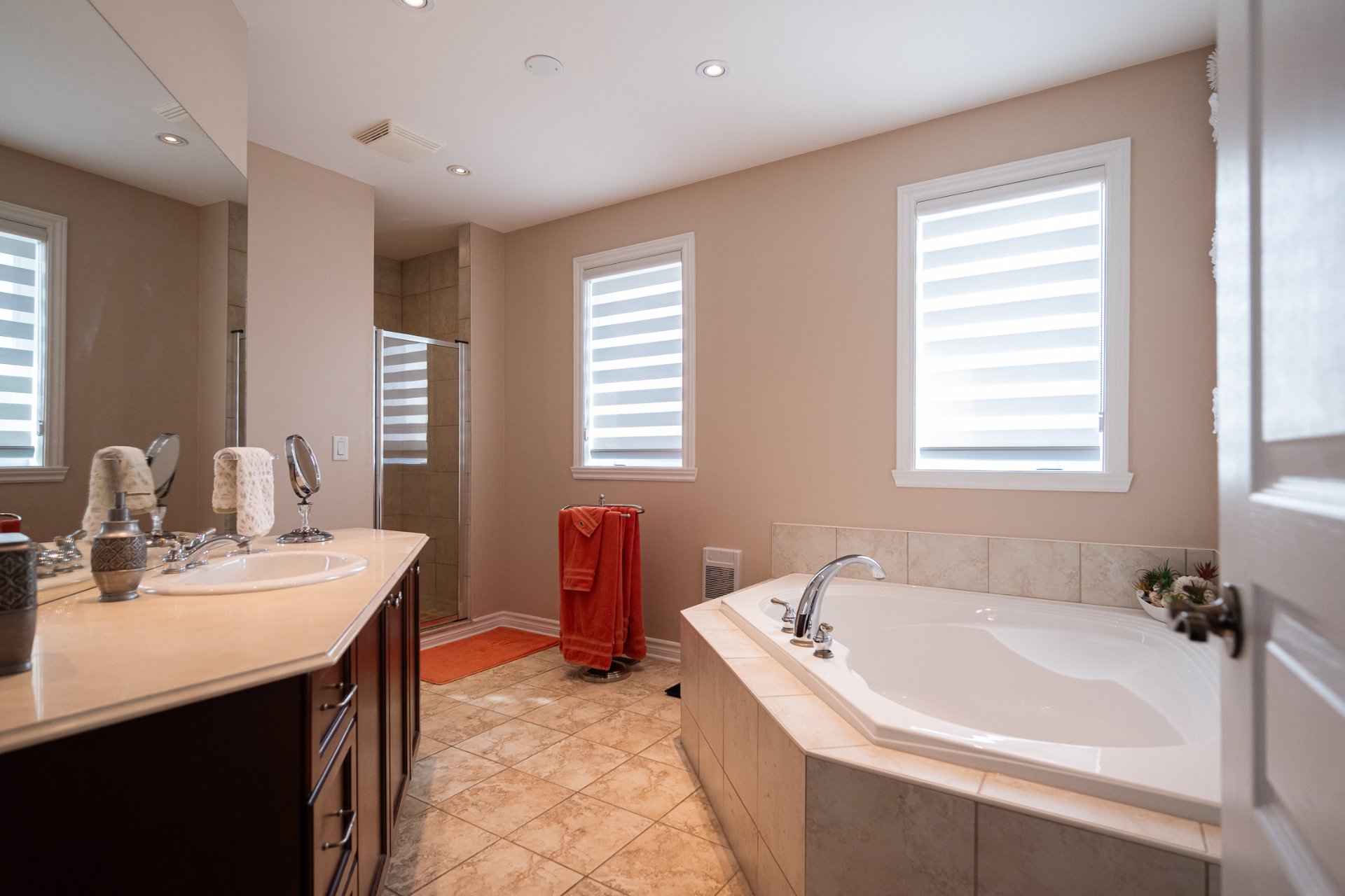 Photo - Salle de bains attenante à la CCP